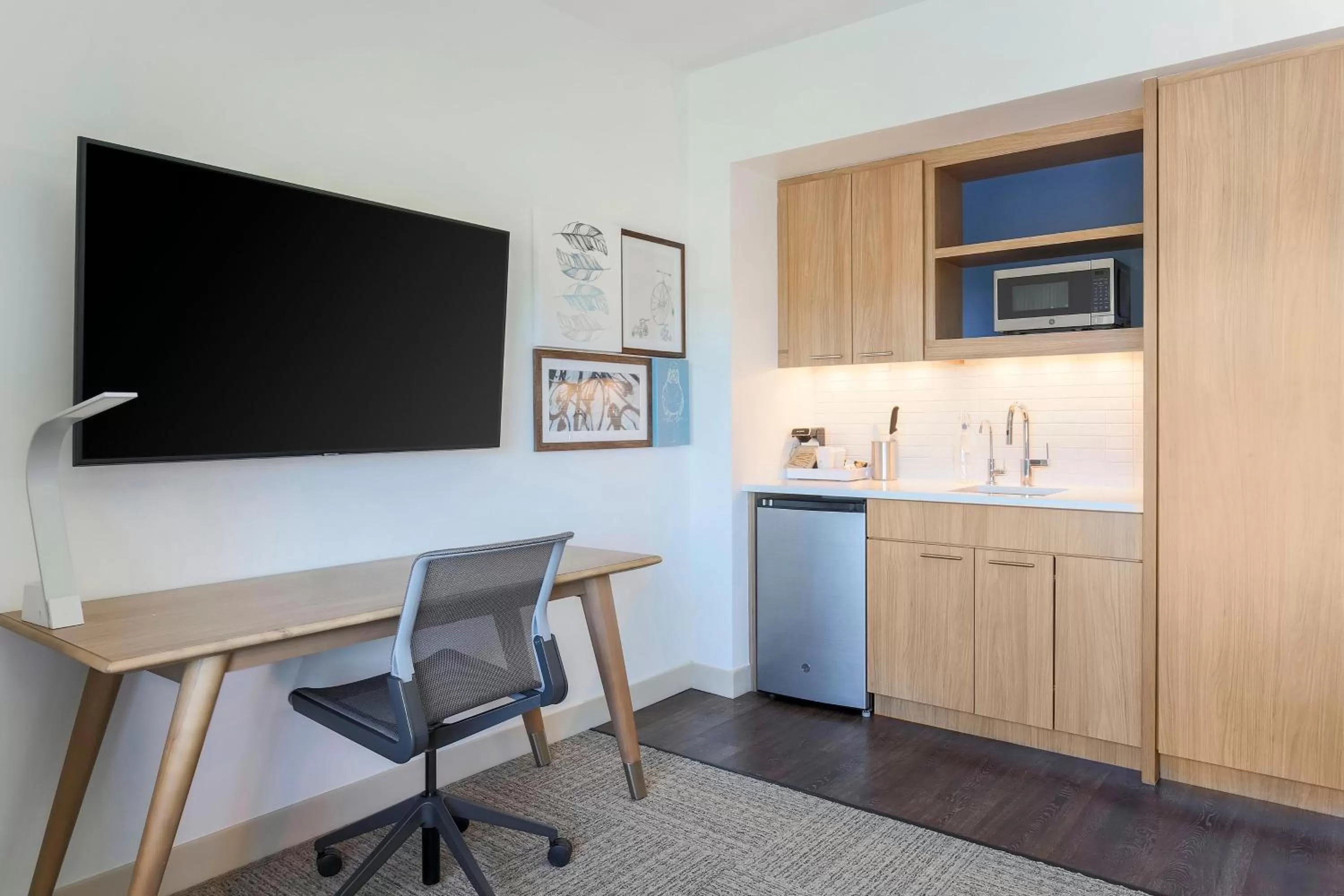 Photo of the whole room in Element Ontario Rancho Cucamonga