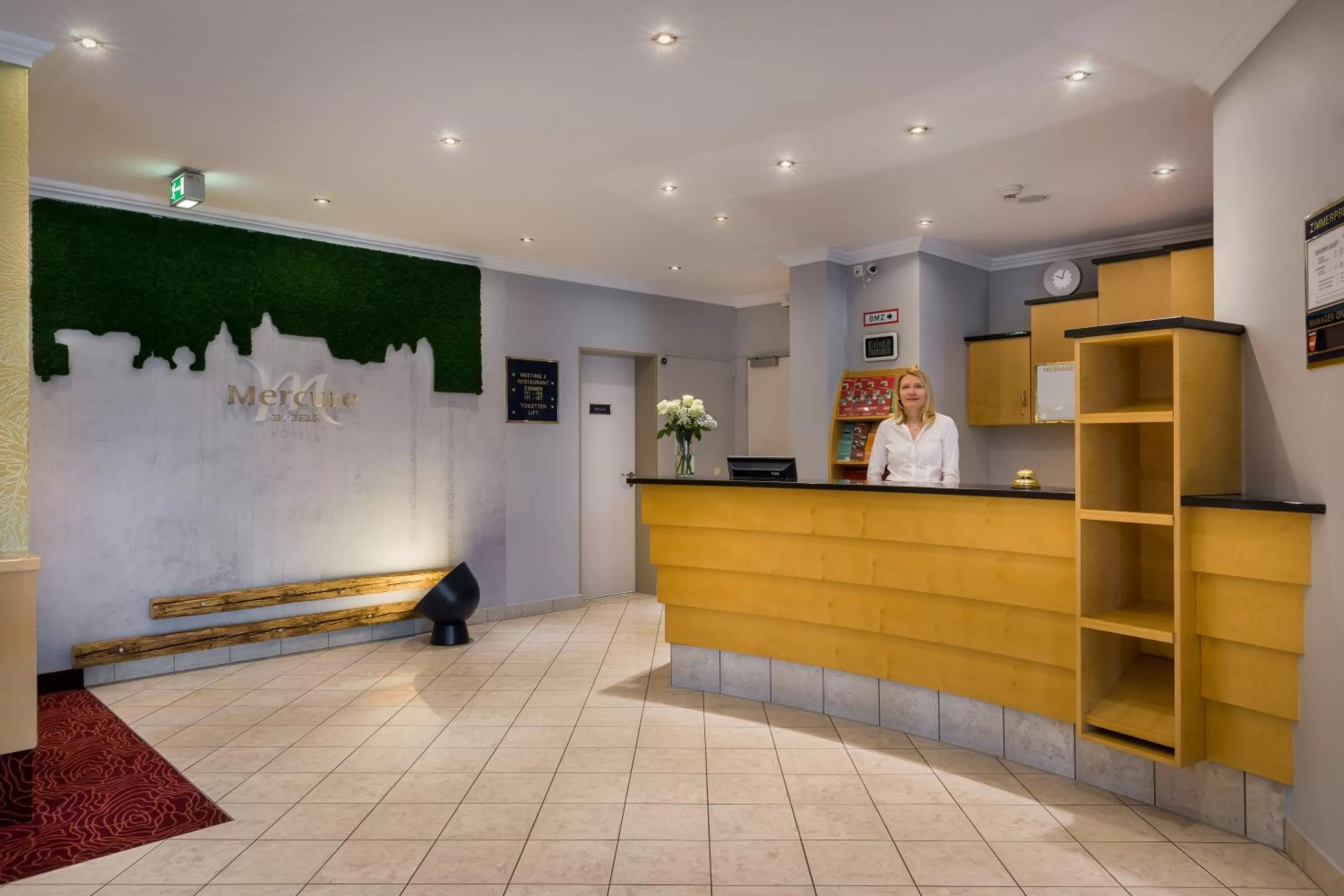 Lobby or reception in Mercure Hotel Ingolstadt