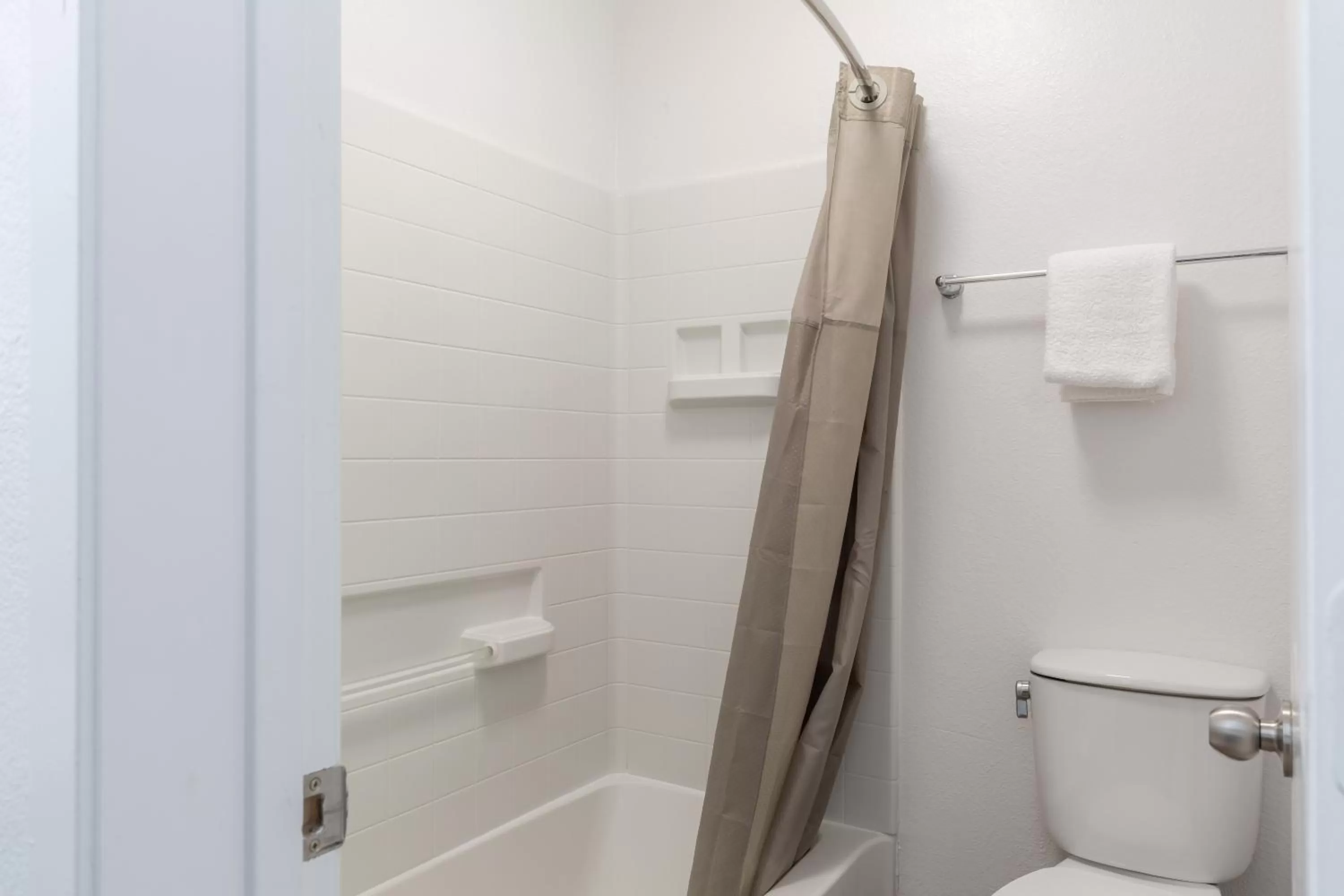 Bathroom in Motel 6-Bryan, TX - University Area