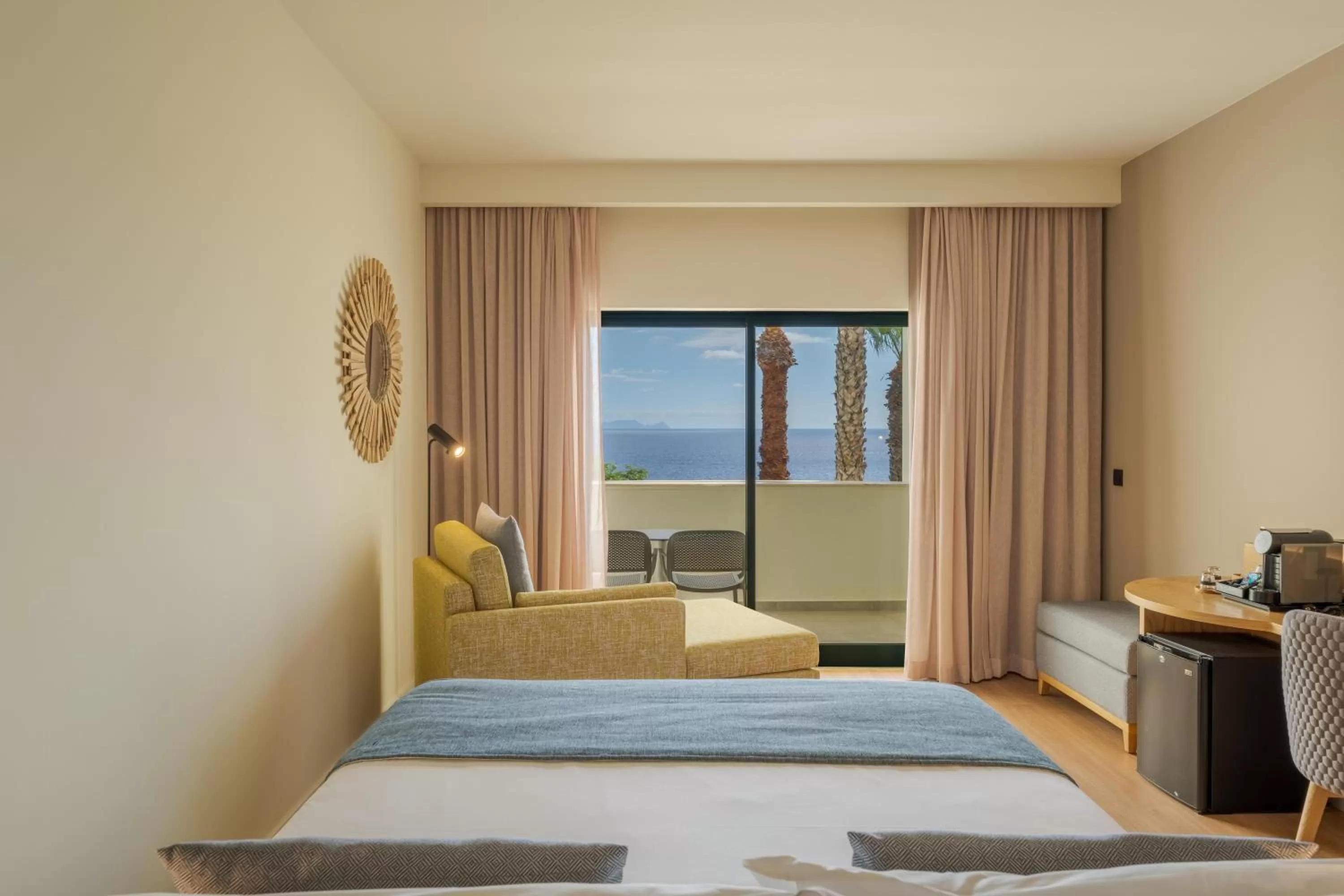 Photo of the whole room, Bed in Sentido Galosol