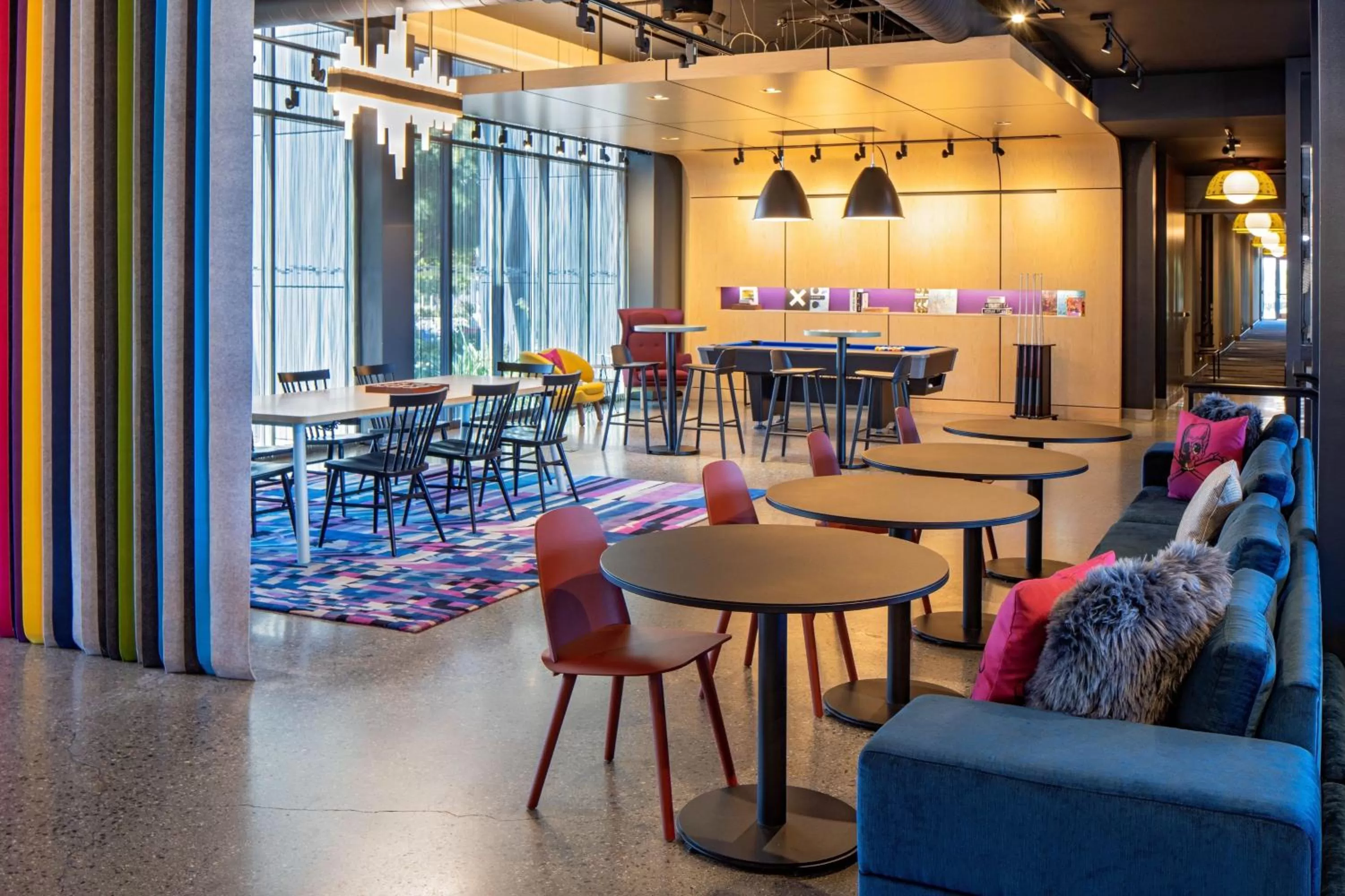 Lobby or reception in Aloft Santa Clara - San Jose North