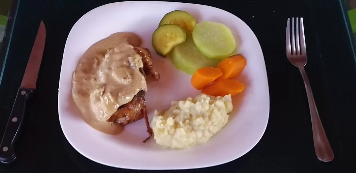 Restaurant/places to eat, Food in casa YAAKUNAH