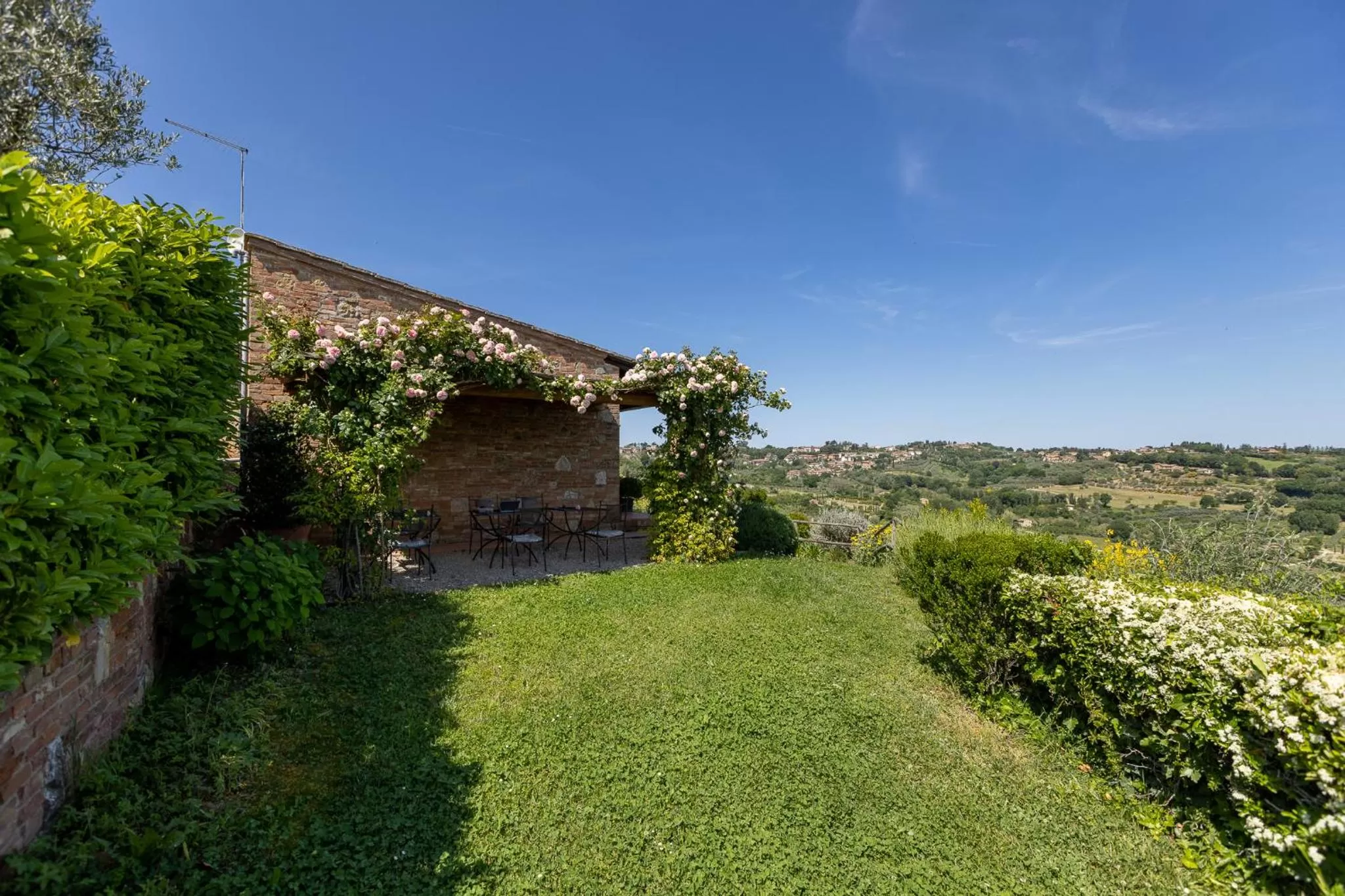 Balcony/Terrace in B&B FONTERONCONE di KRYVUTA OKSANA