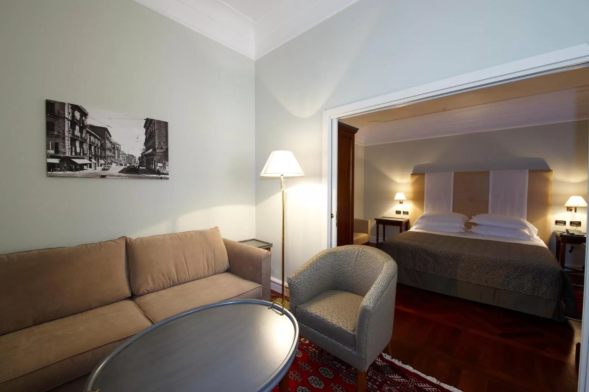 Living room, Bed in Grand Hotel Piazza Borsa