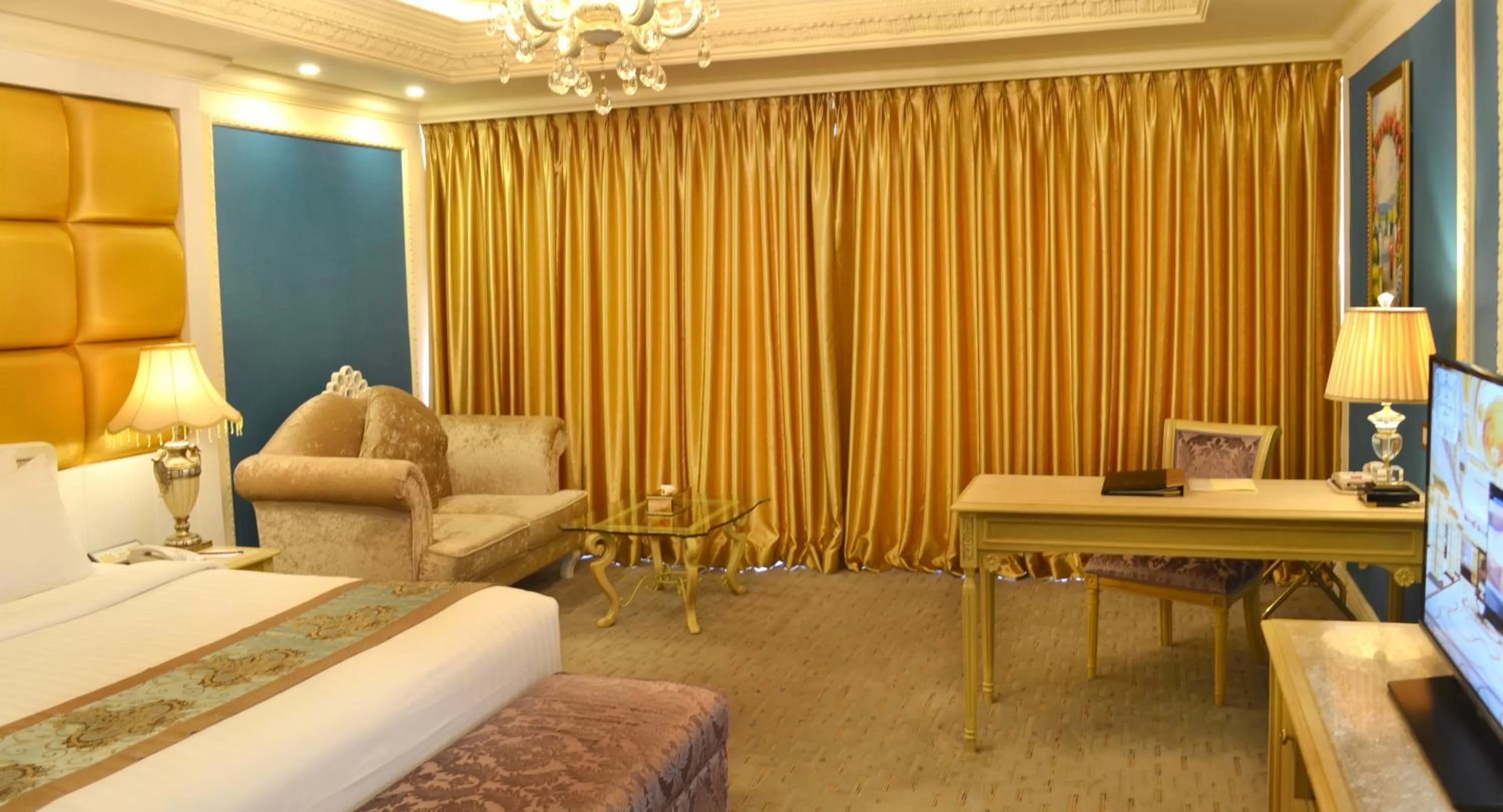 Bedroom, Bed in The Grand Kandyan