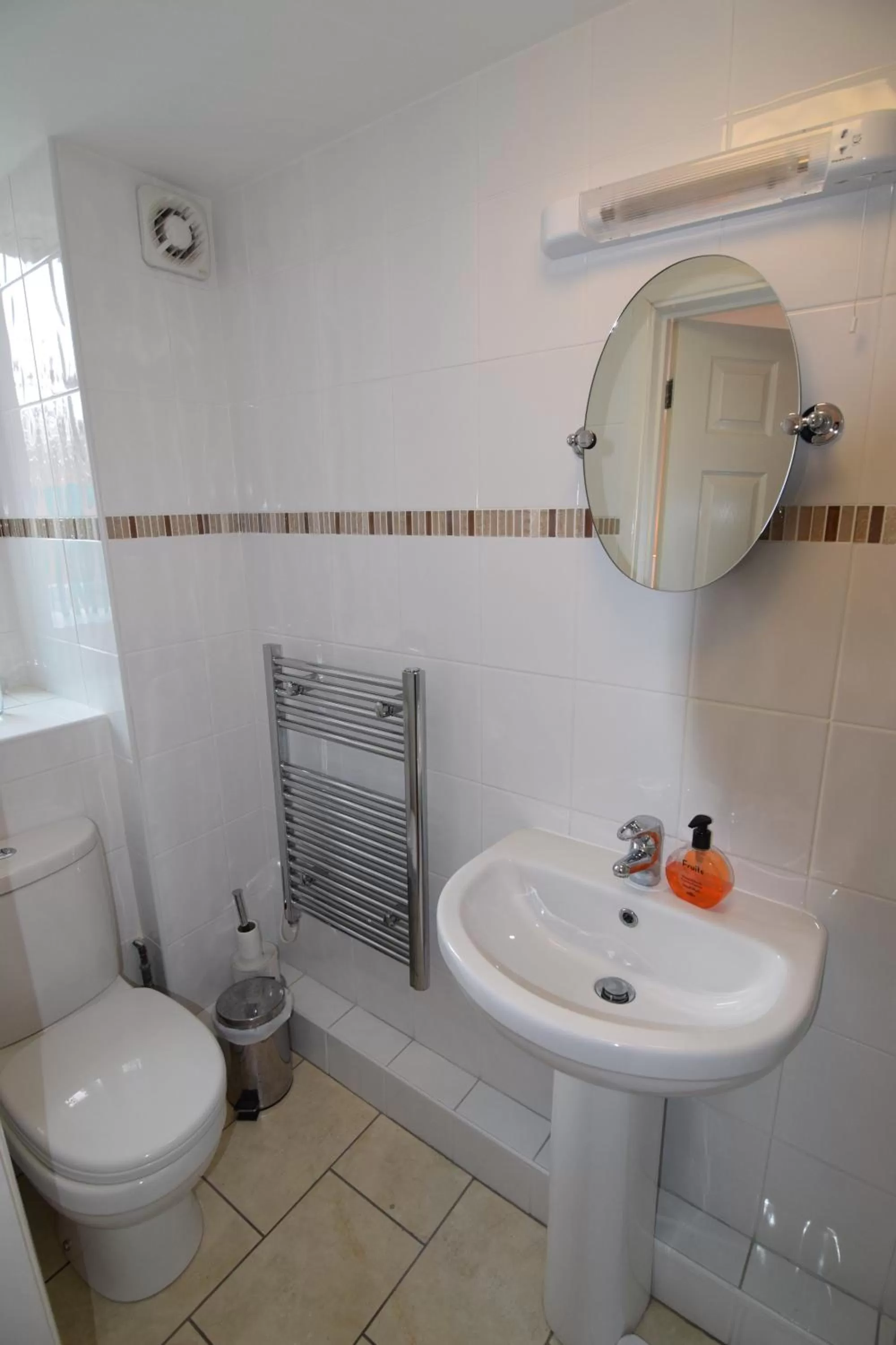 Shower, Bathroom in Castle Lodge