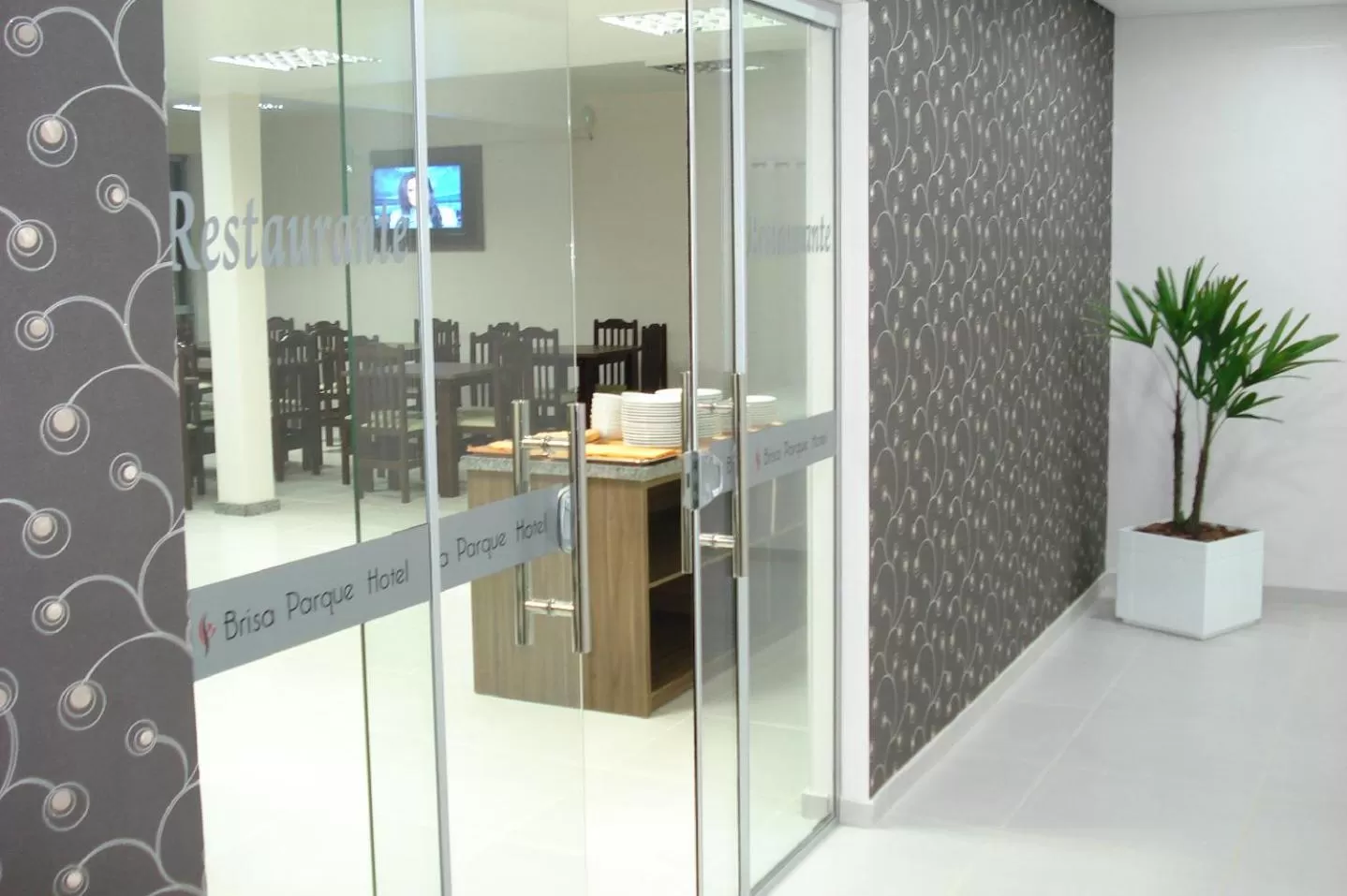 Restaurant/places to eat in Brisa Parque Hotel