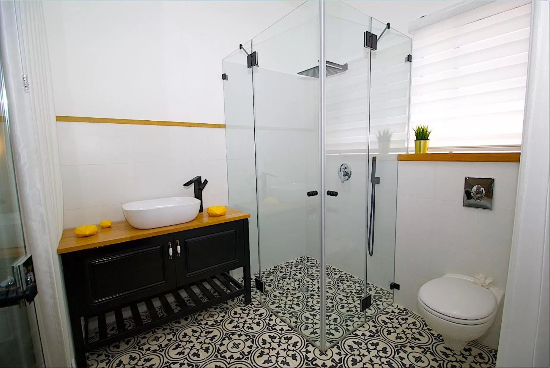 Bathroom in Eshel Mansion - Boutique Suites
