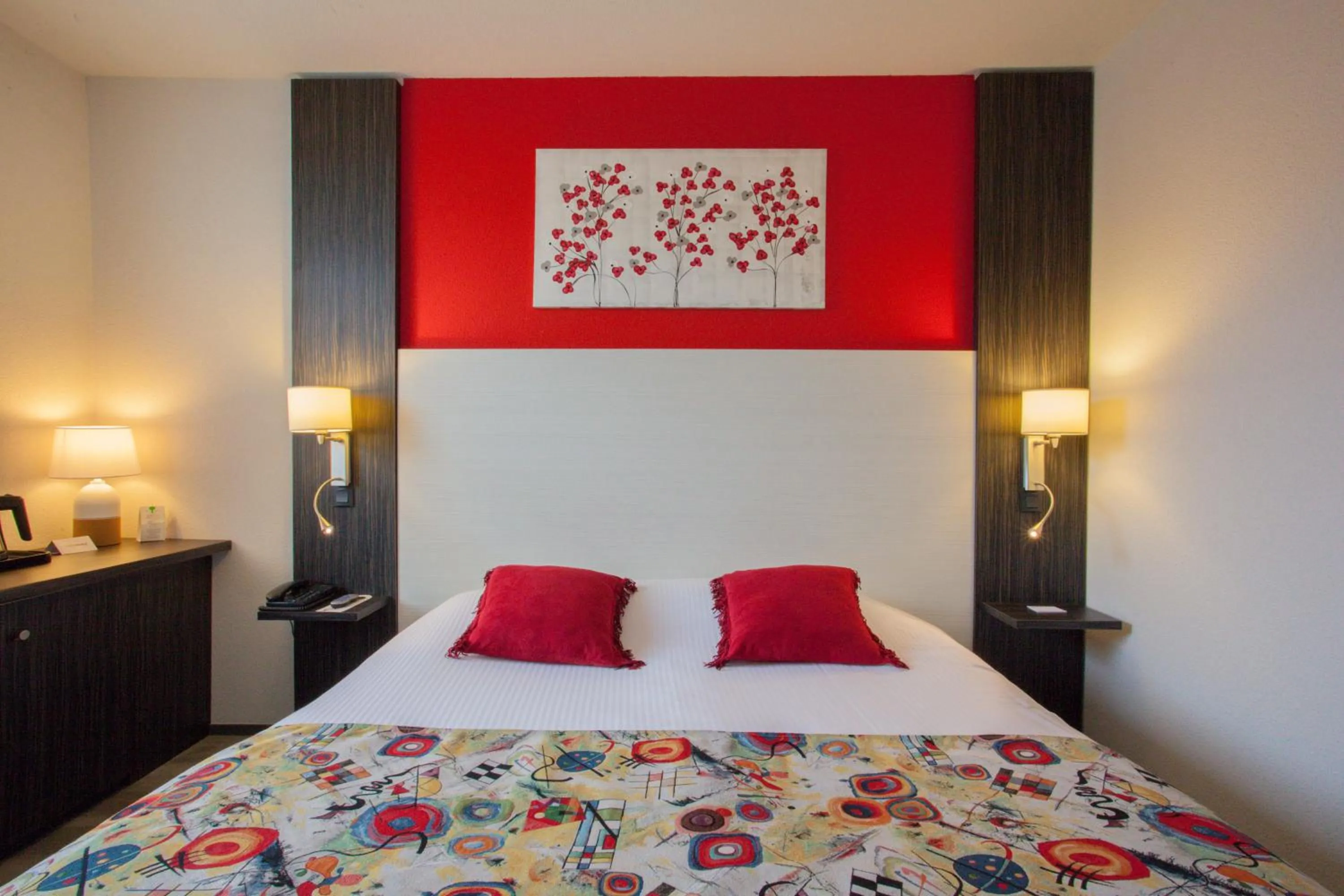 Bed in The Originals Boutique, Hôtel Le Pillebois, Bourg-en-Bresse Nord