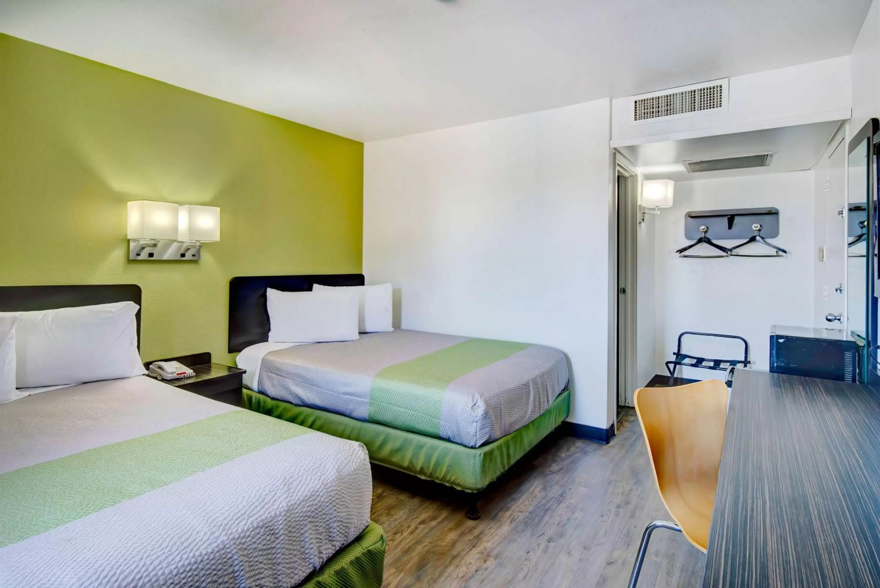 Bedroom, Bed in Motel 6-Douglas, AZ