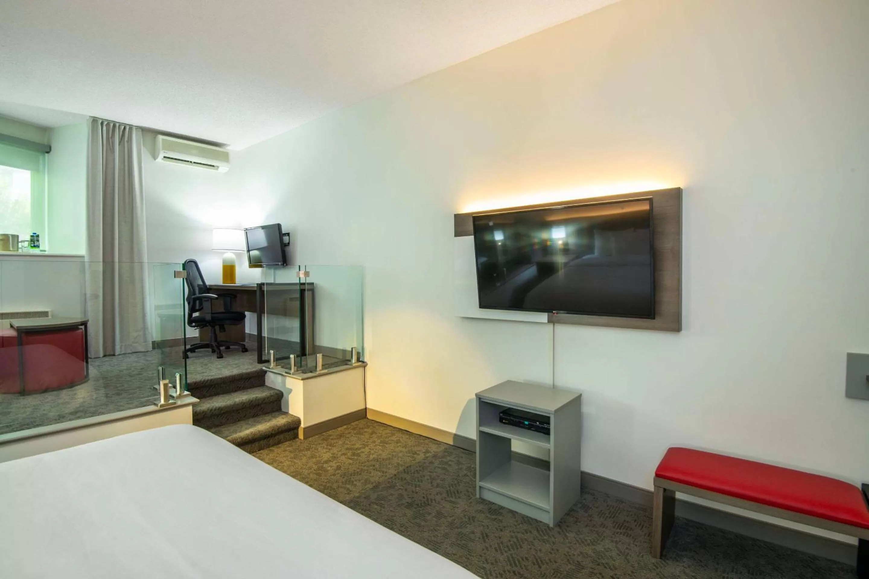 Bedroom, Bed in Comfort Inn Mont Laurier