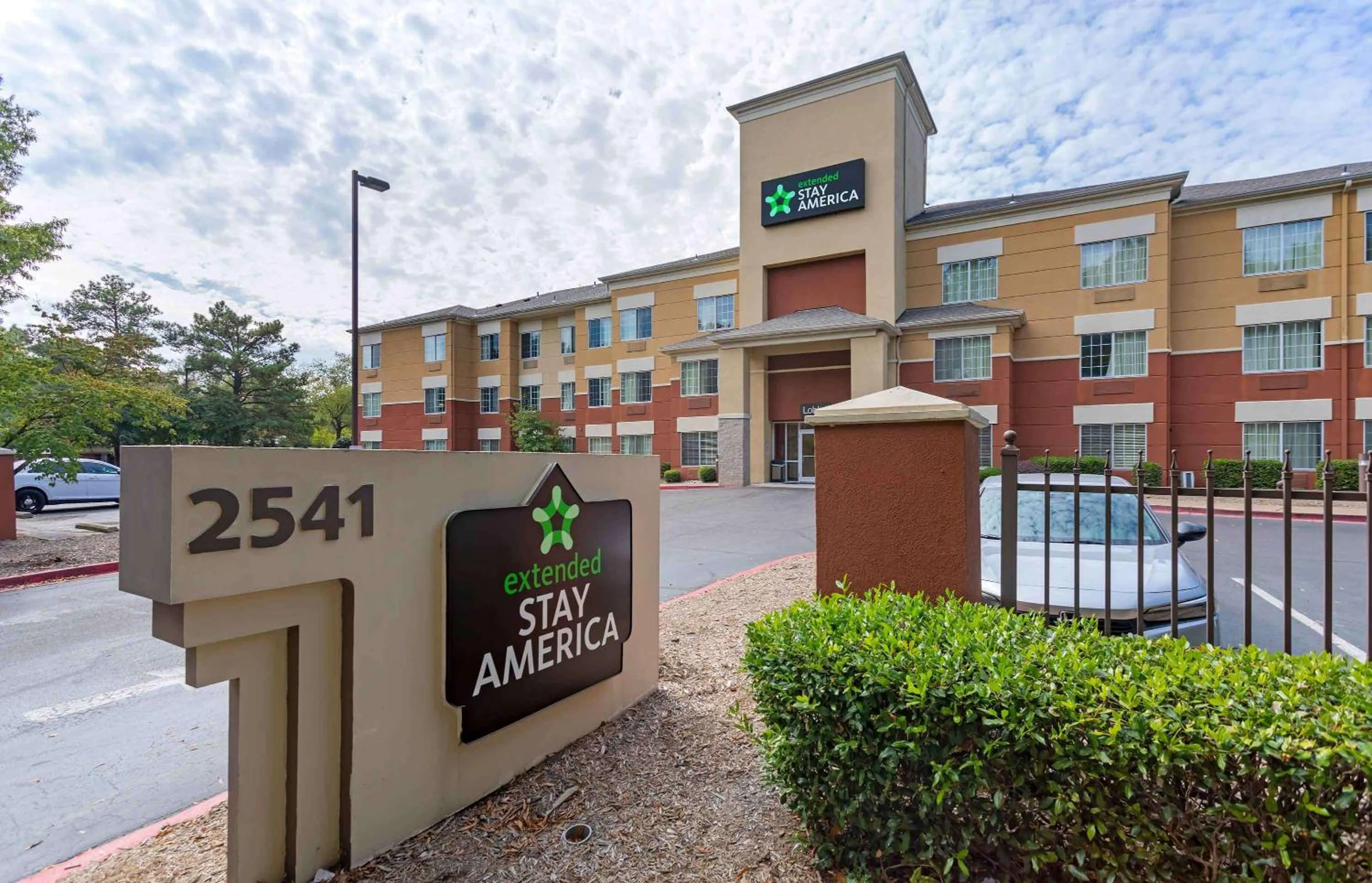 Property building in Extended Stay America Suites - Memphis - Airport