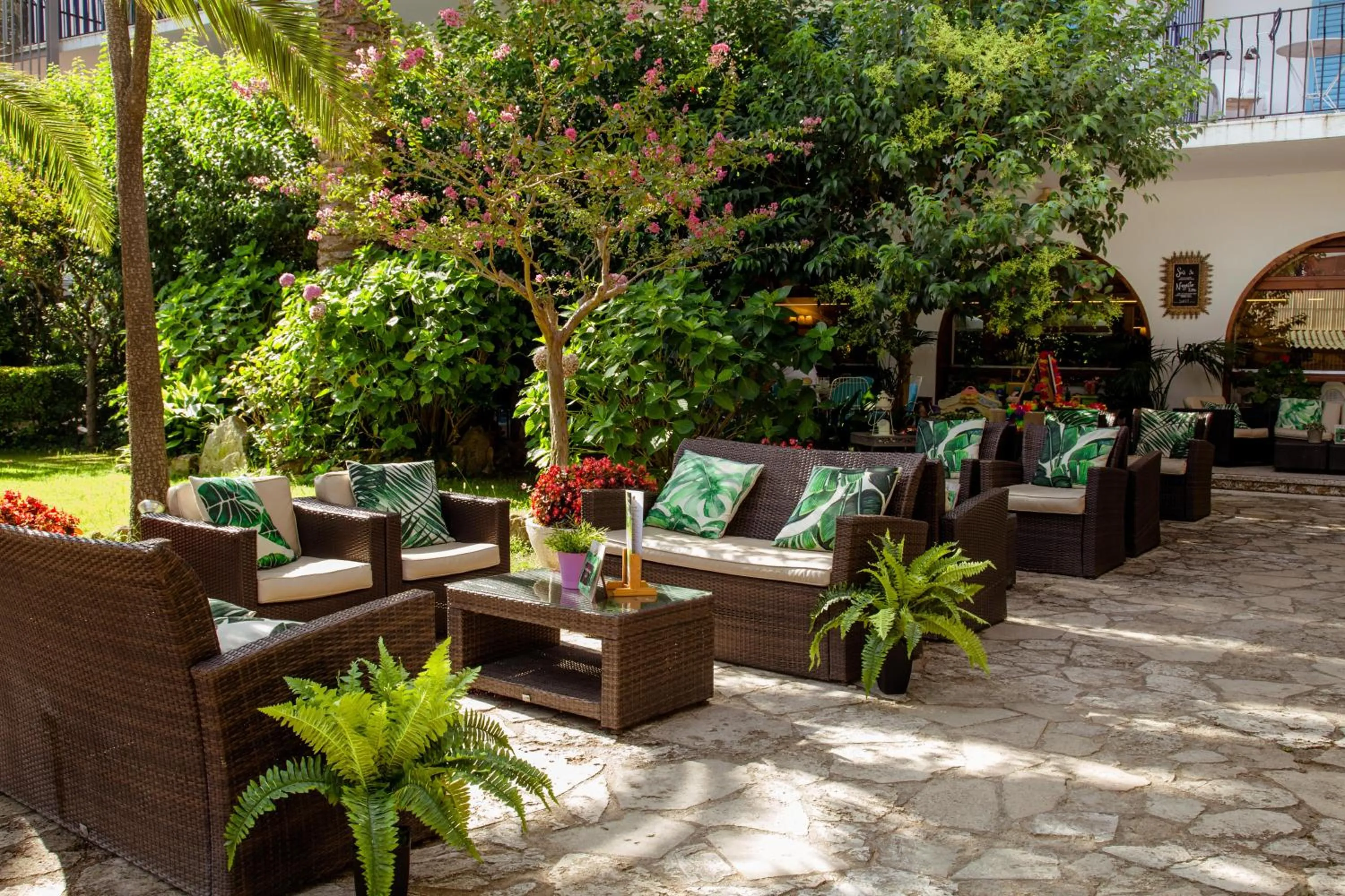 Patio in Hotel Bell Repos