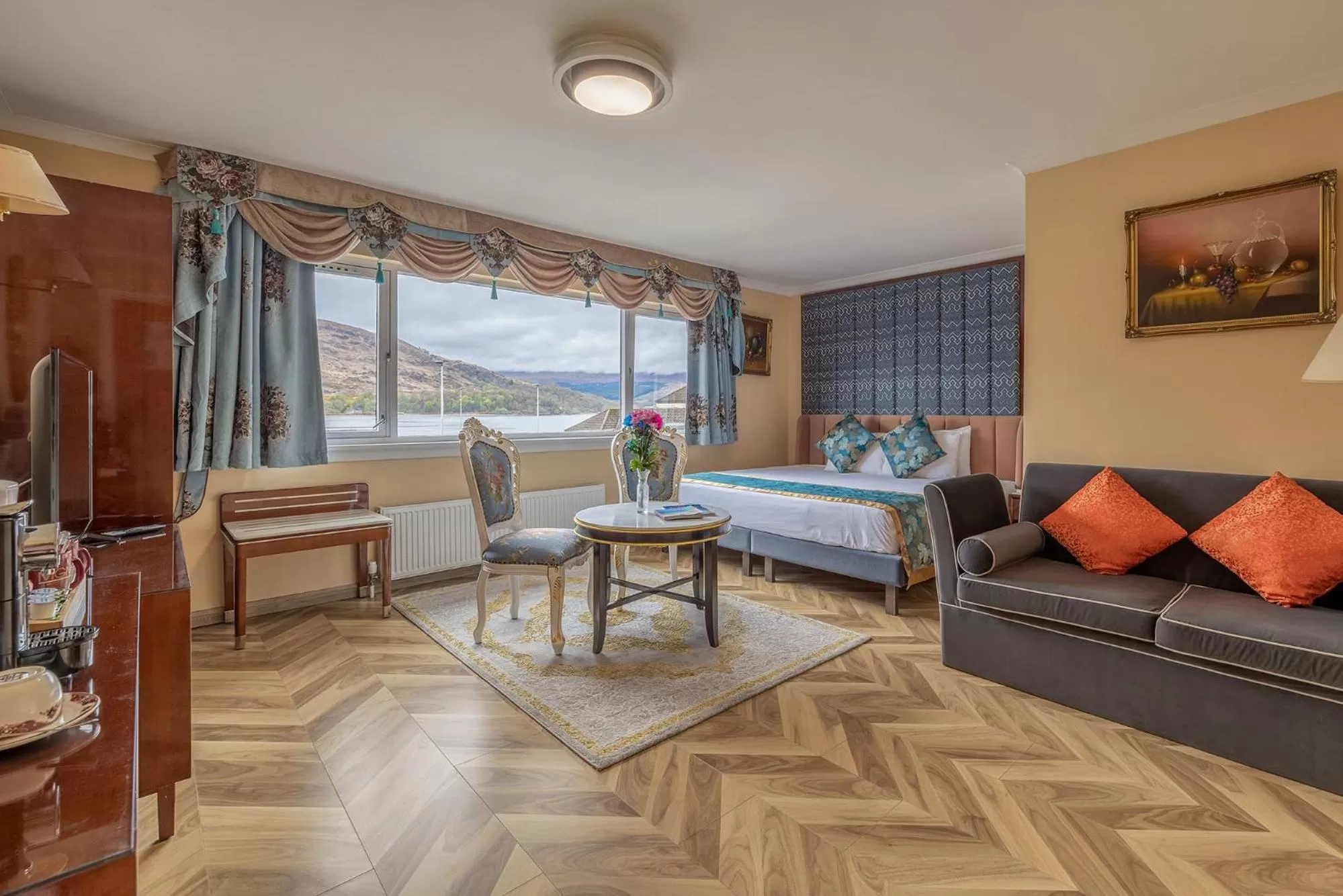 Seating area in Muthu Fort William Hotel