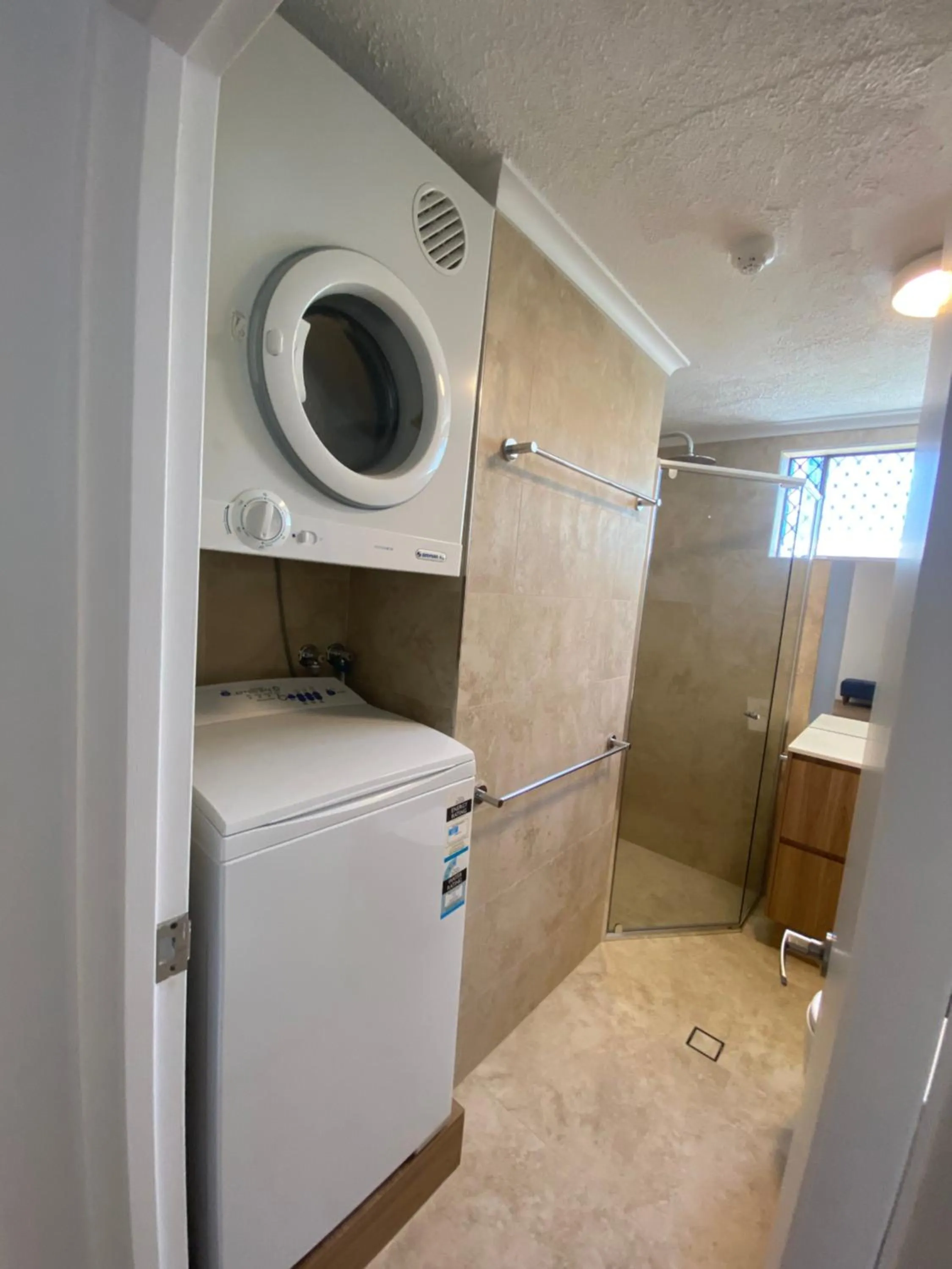 washing machine in Enderley Gardens Resort