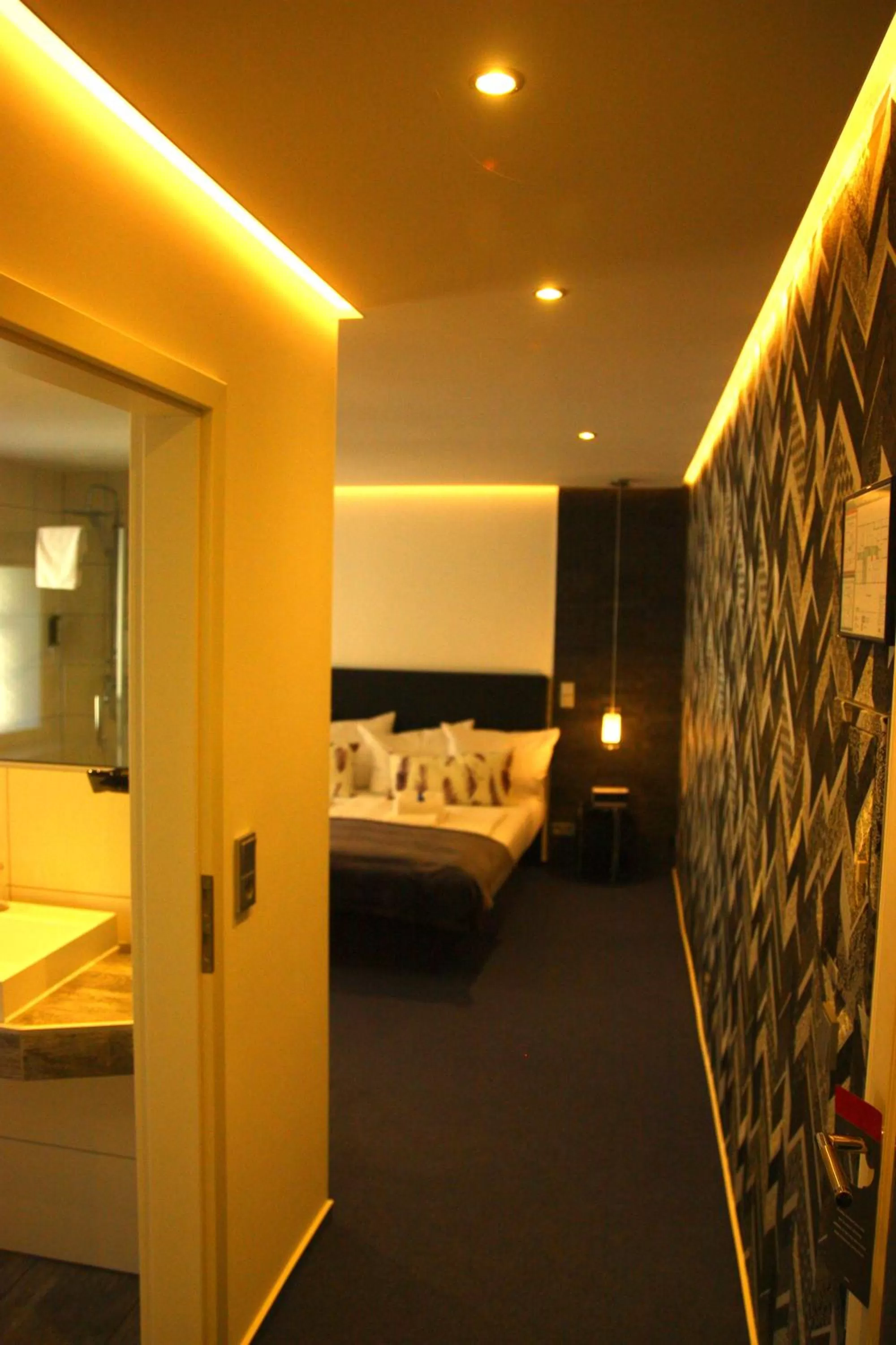 Photo of the whole room, Bed in Hotel am Schloss