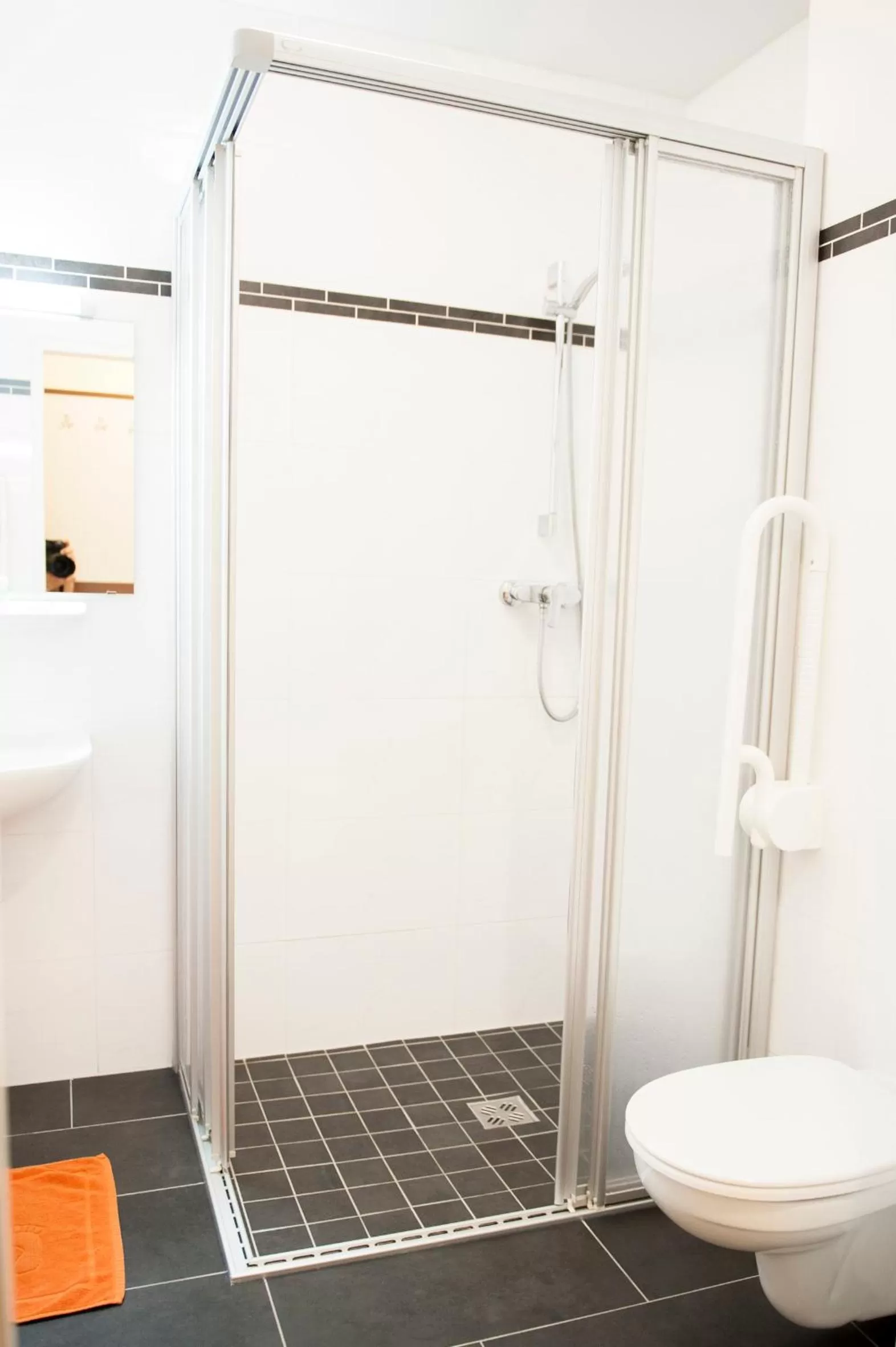 Toilet, Bathroom in Hotel Guidassoni