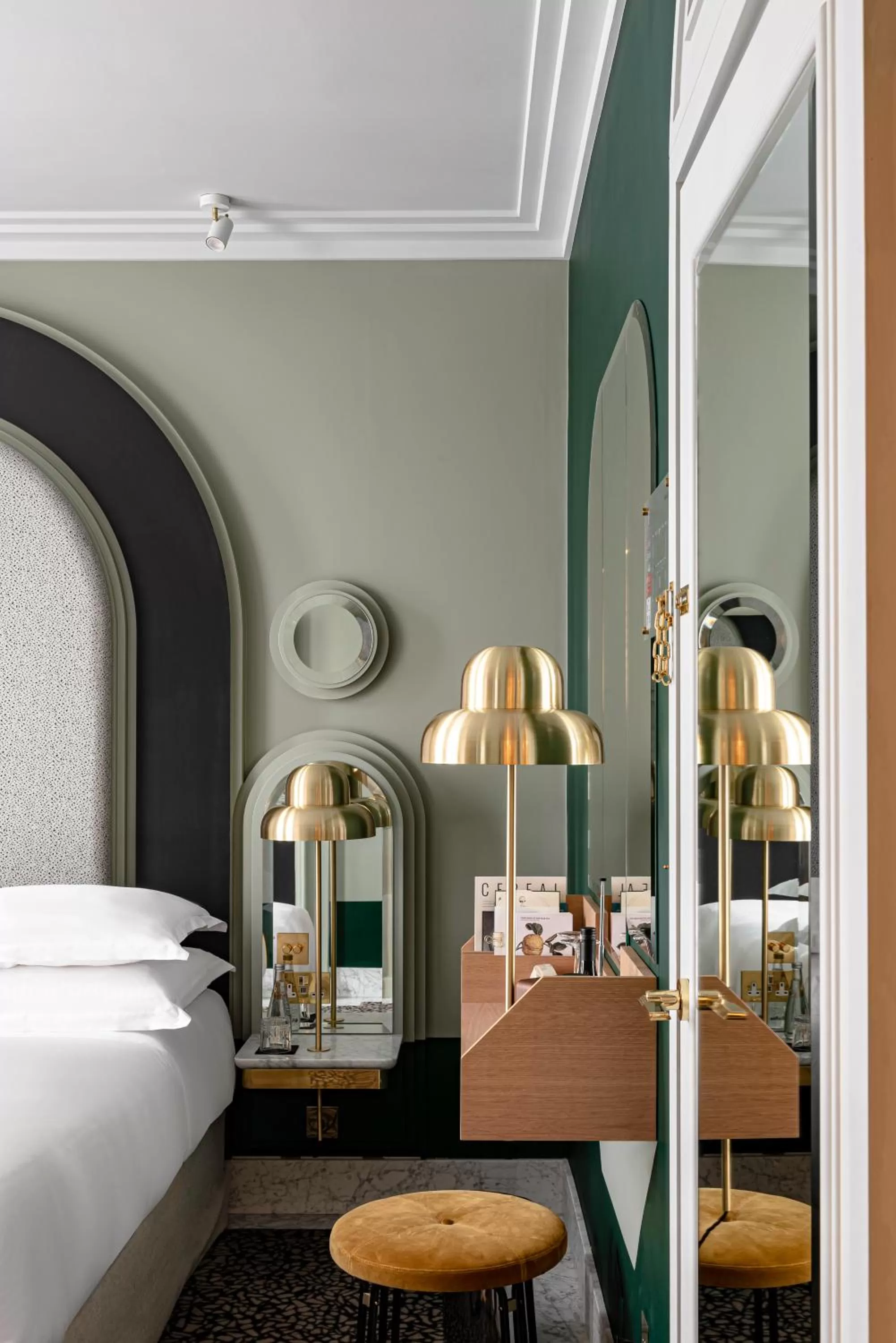 Bed in Henrietta Experimental