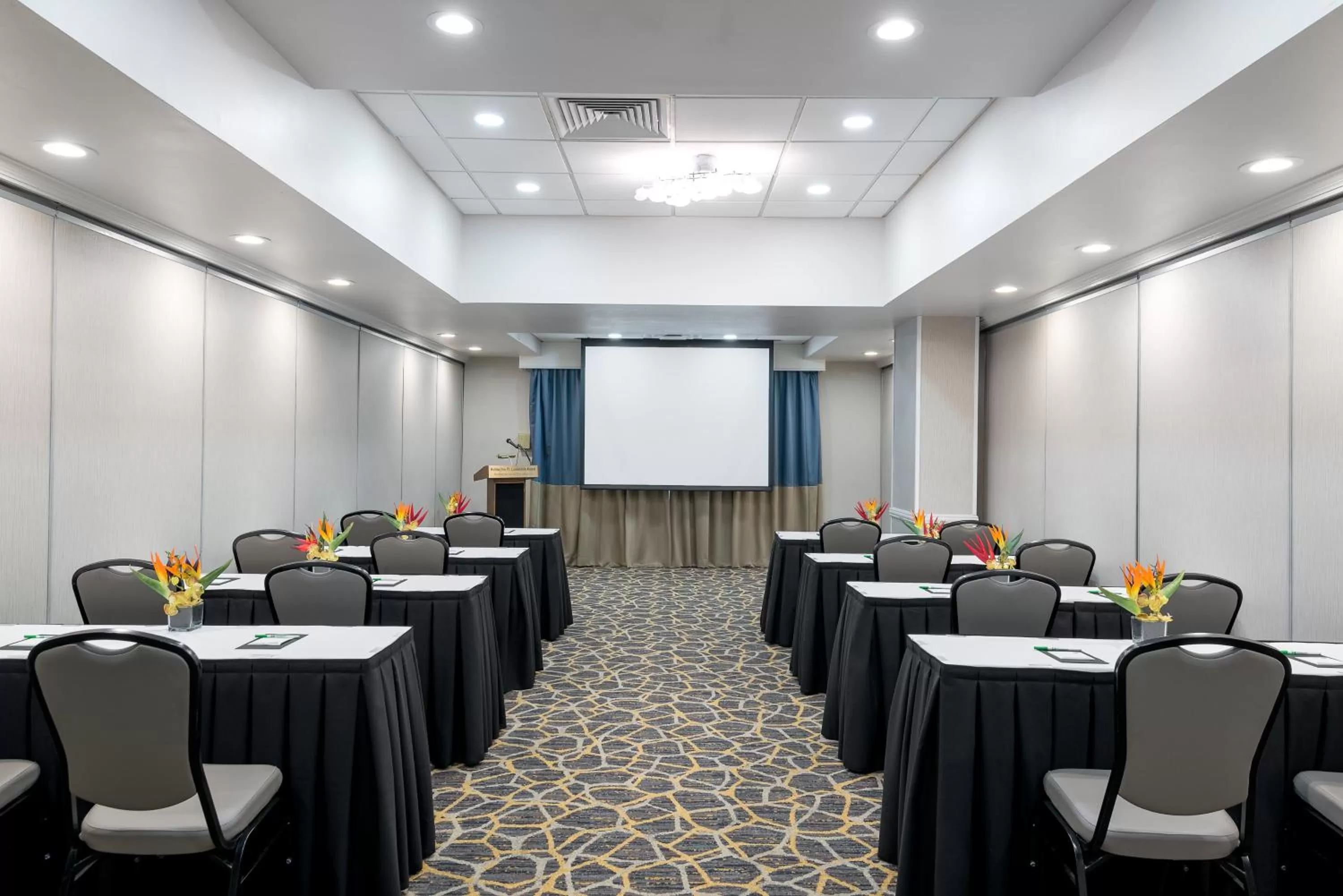 Meeting/conference room in Holiday Inn Fort Lauderdale Airport by IHG