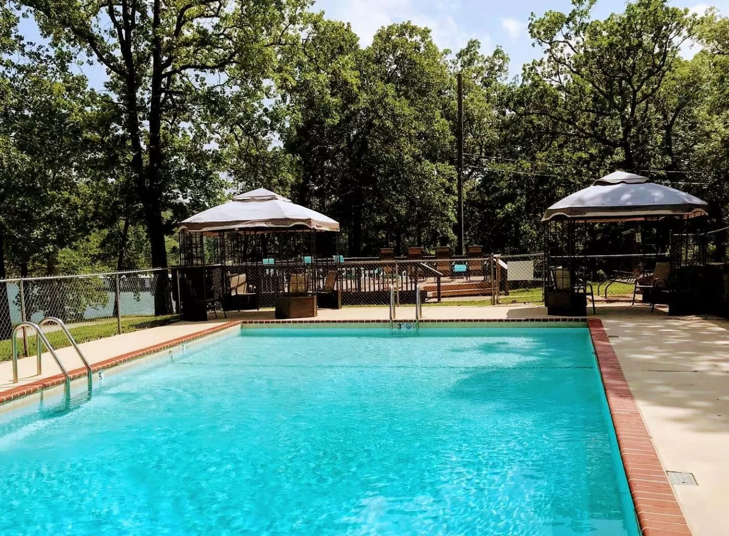 Swimming pool in Mill Creek Resort on Table Rock Lake