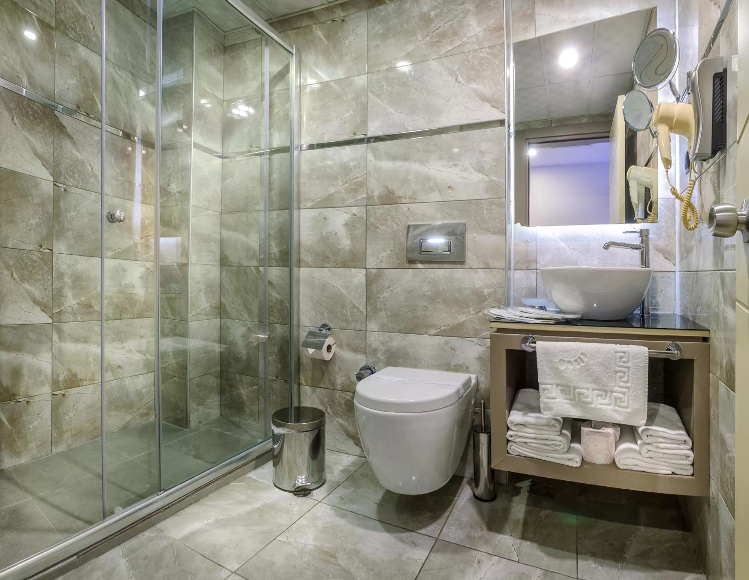 Shower in Hotel Bossuite Kadikoy