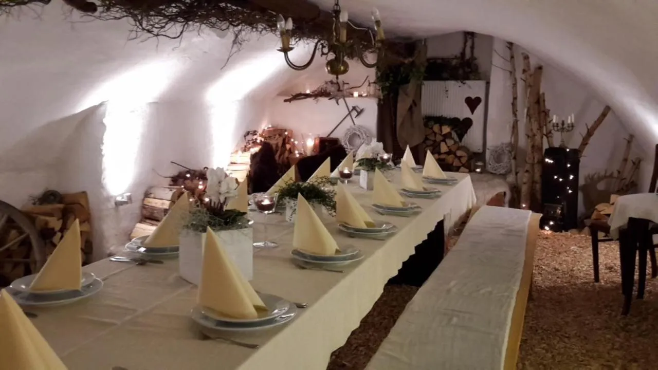 Dining area in Gasthaus Dollinger
