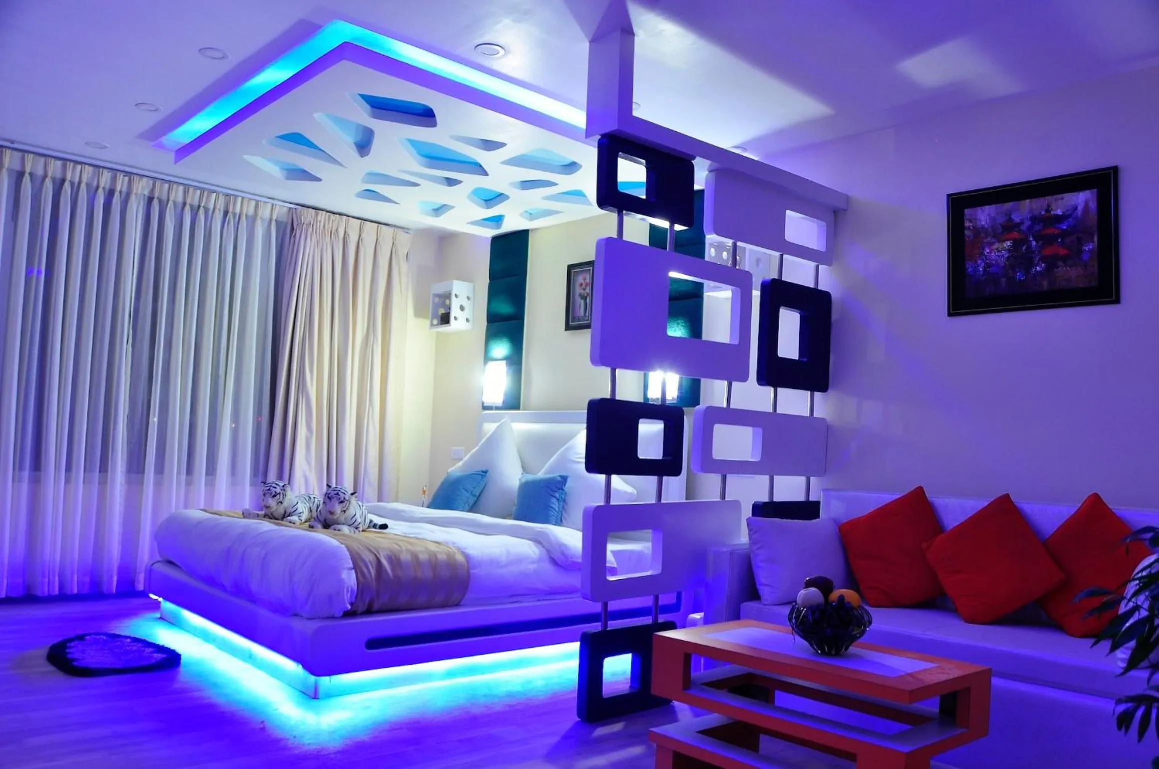 Photo of the whole room, Bed in Royal Penguin Boutique Hotel & Spa