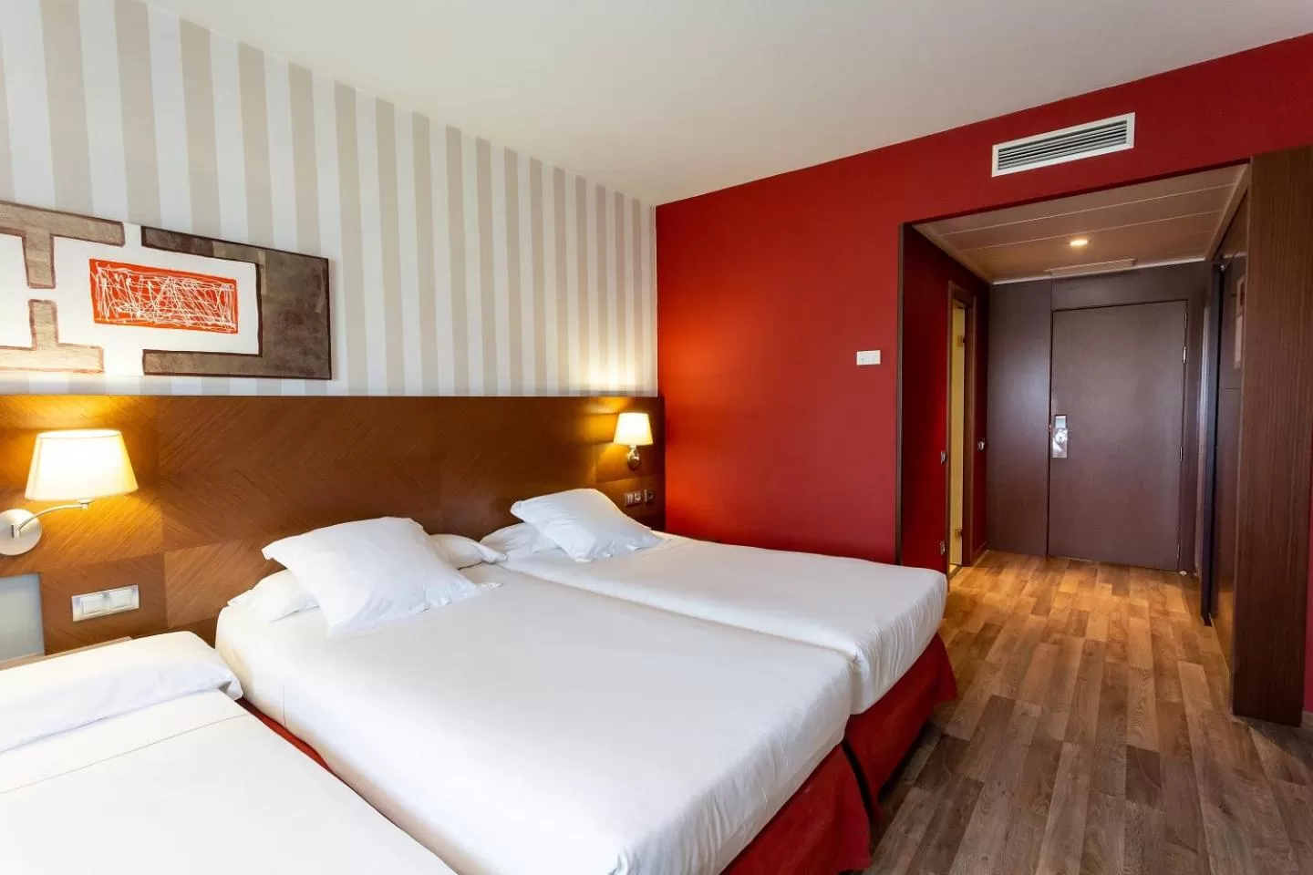Double or Twin Room with Extra Bed (2 Adults + 1 Child) in Sercotel Las Artes Pinto
