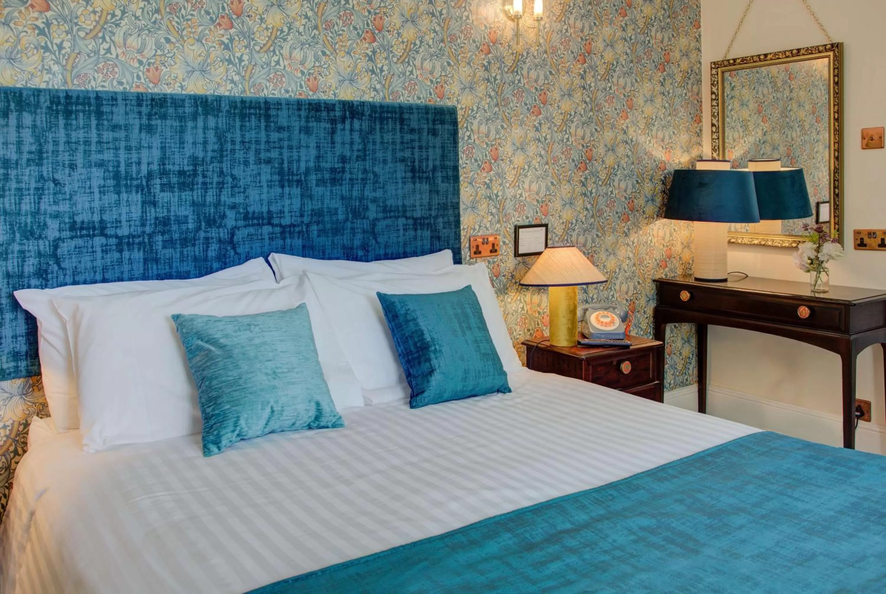 Photo of the whole room, Bed in The Grange at Oborne