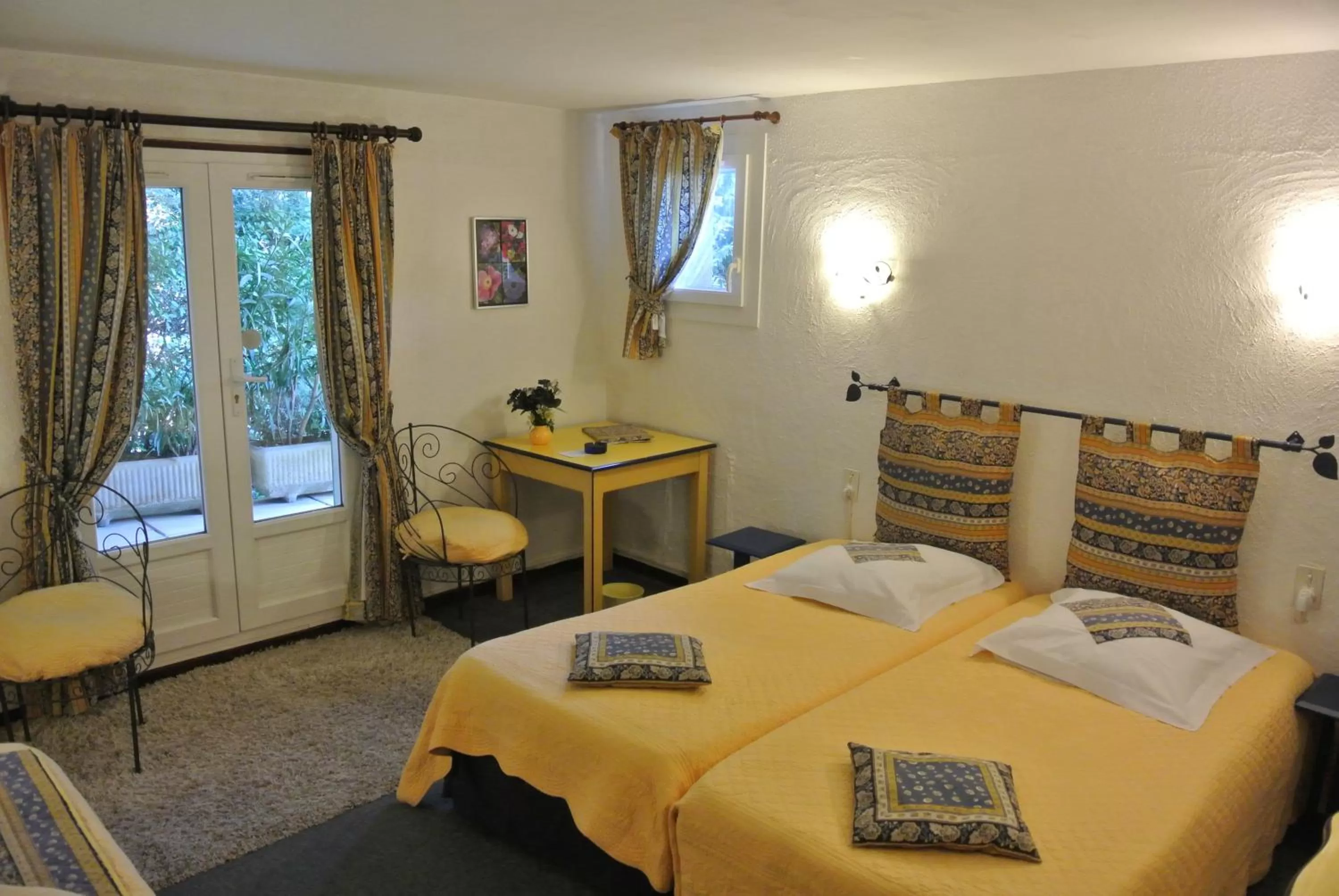 Photo of the whole room, Bed in La Vieille Bastide