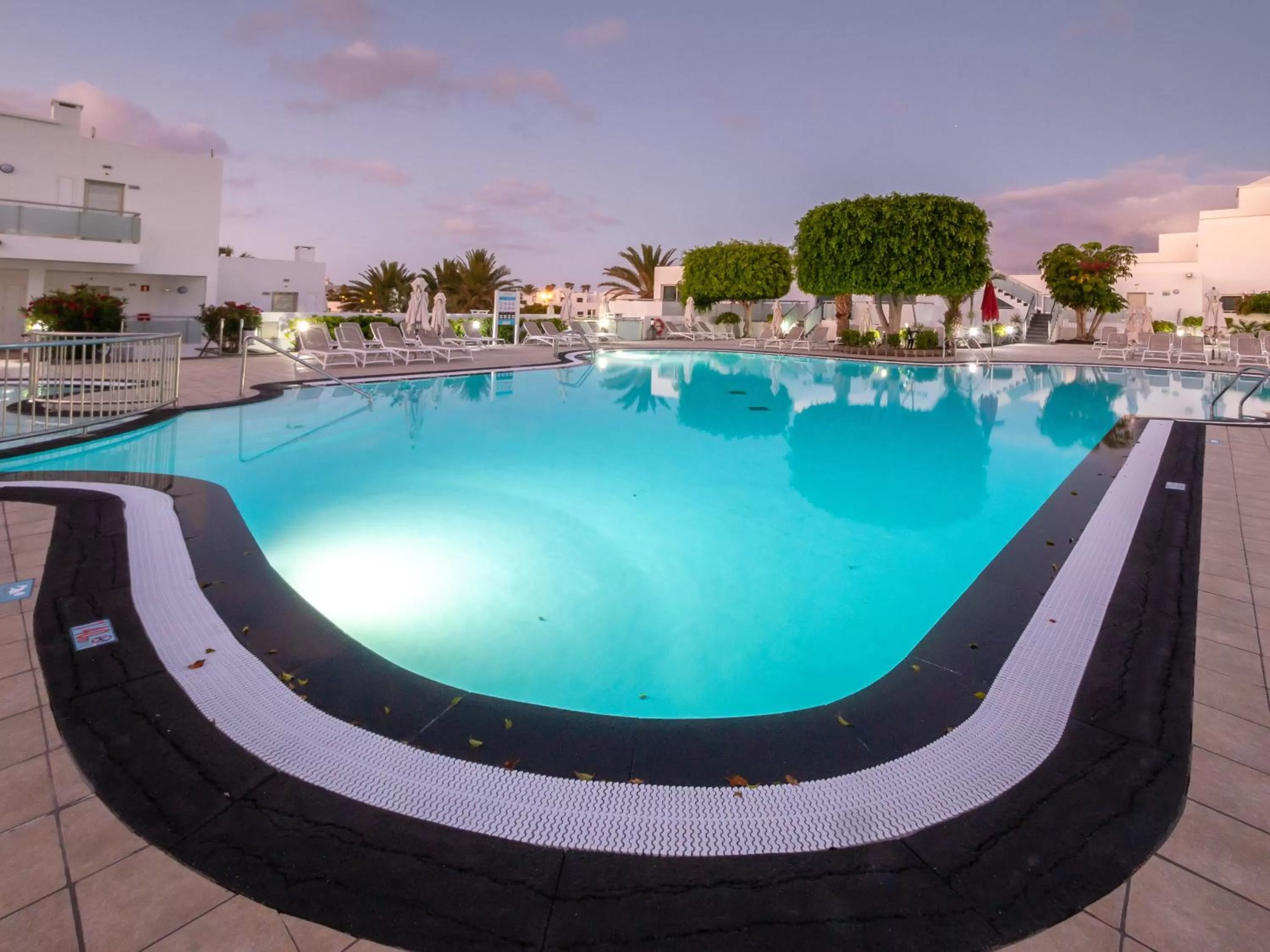 Swimming pool in Hotel Lanzarote Village