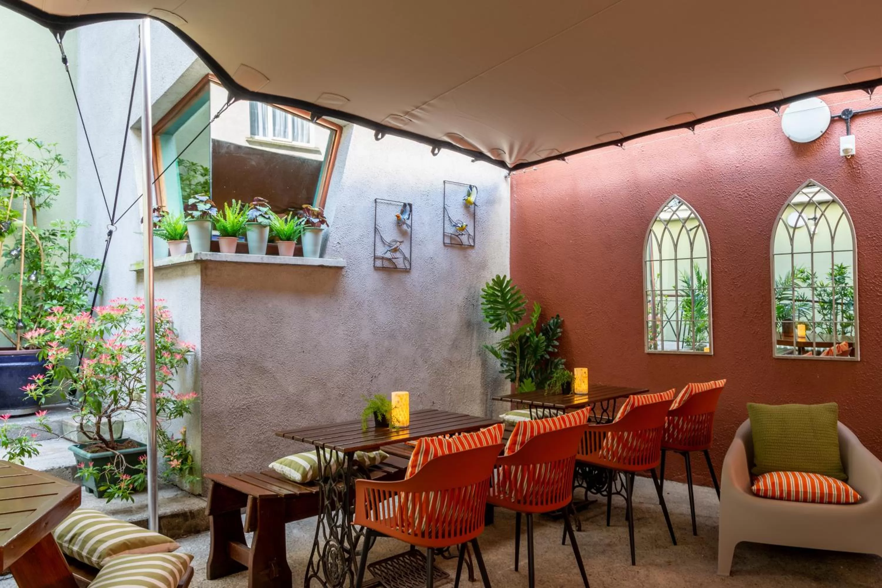 Restaurant/places to eat in Dooley's Hotel