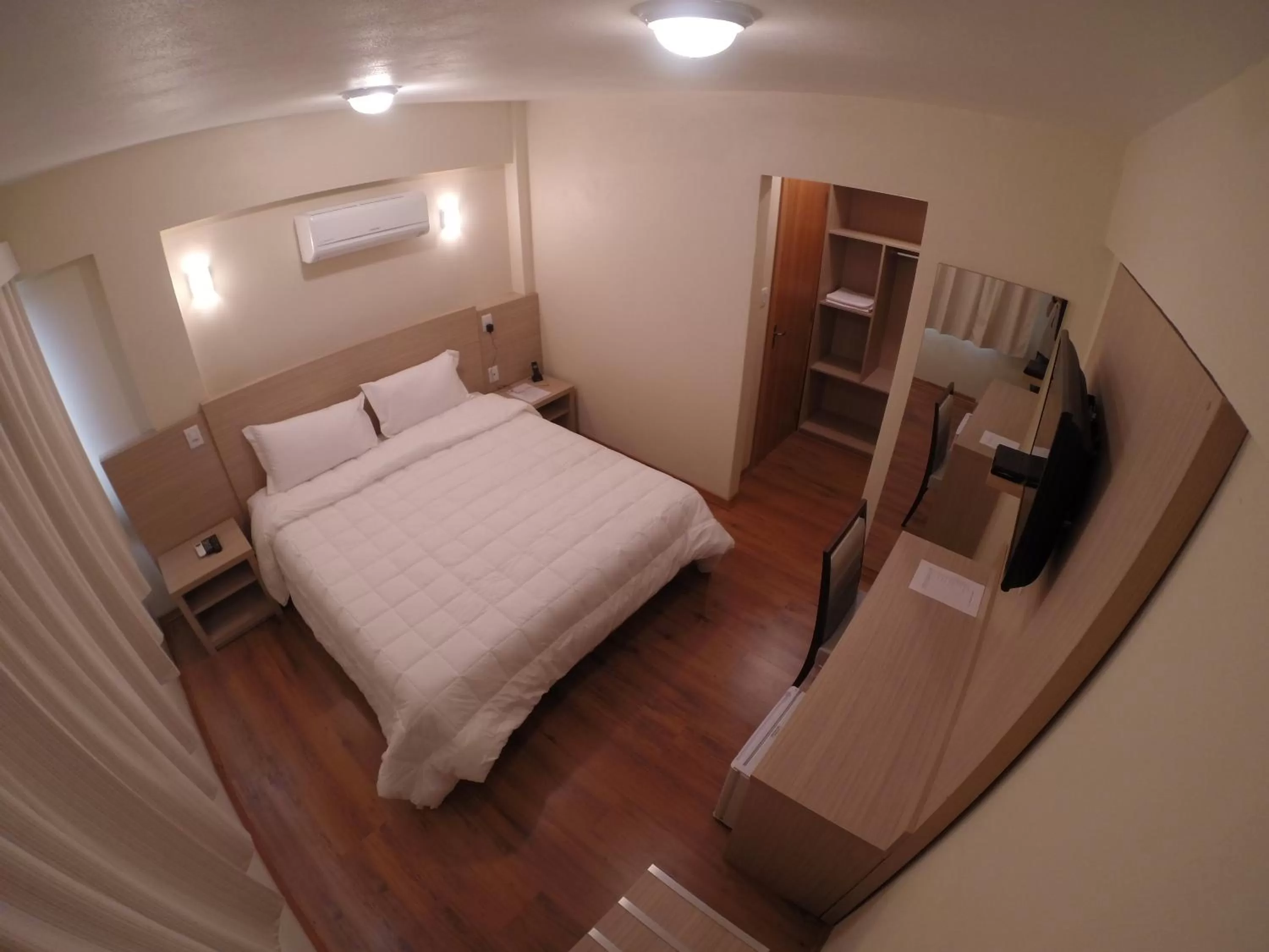 Bed in Hotel Almanara