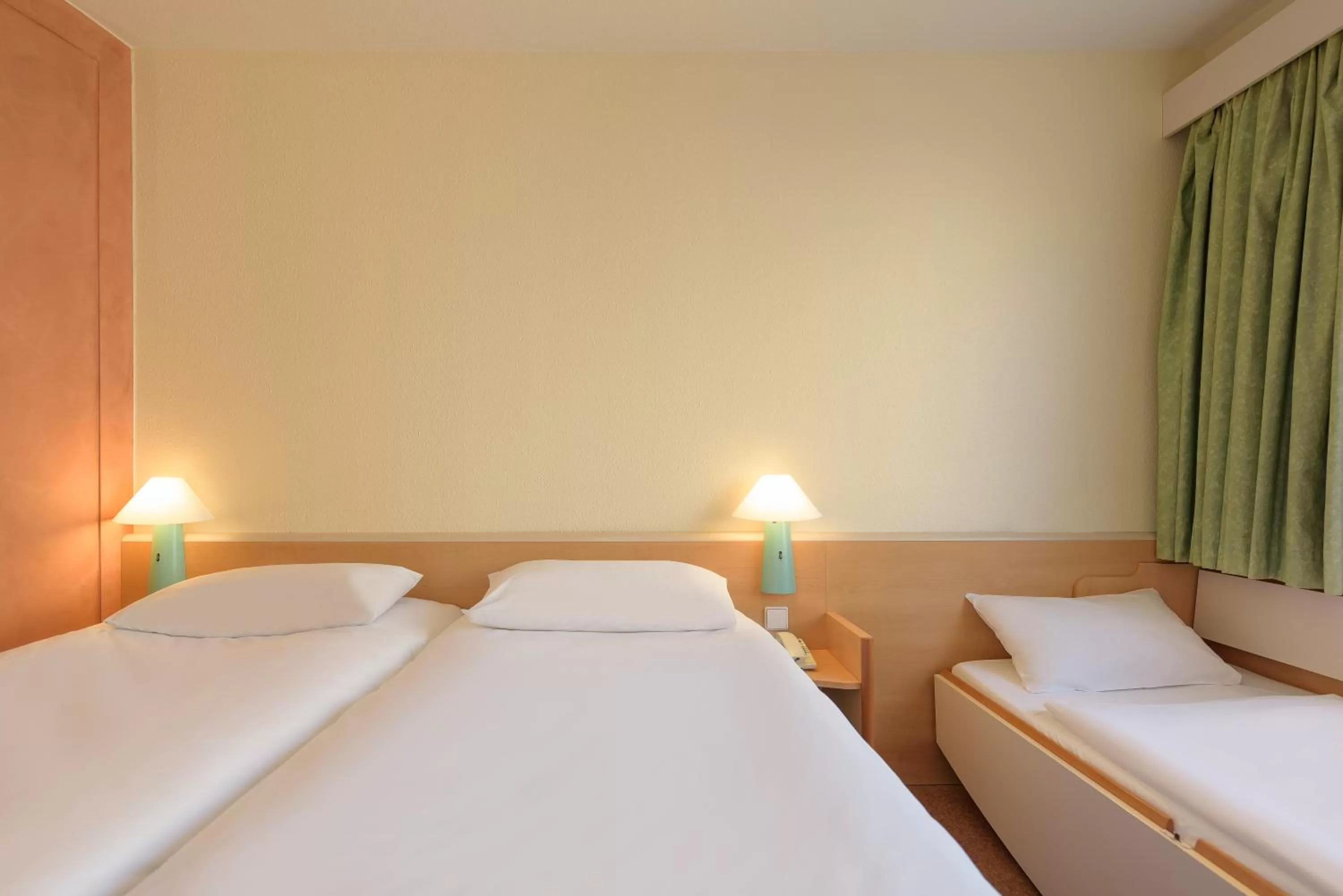 Bed in Ibis Hotel Alicante