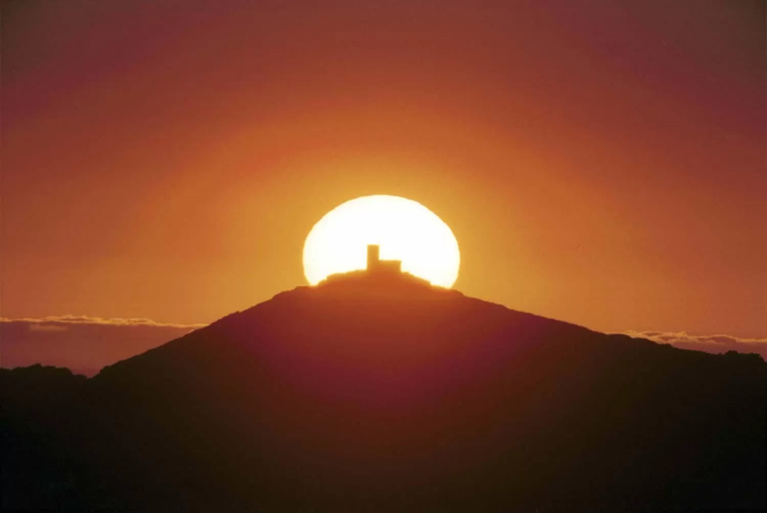 Sunrise/Sunset in Lovaton Farmhouse