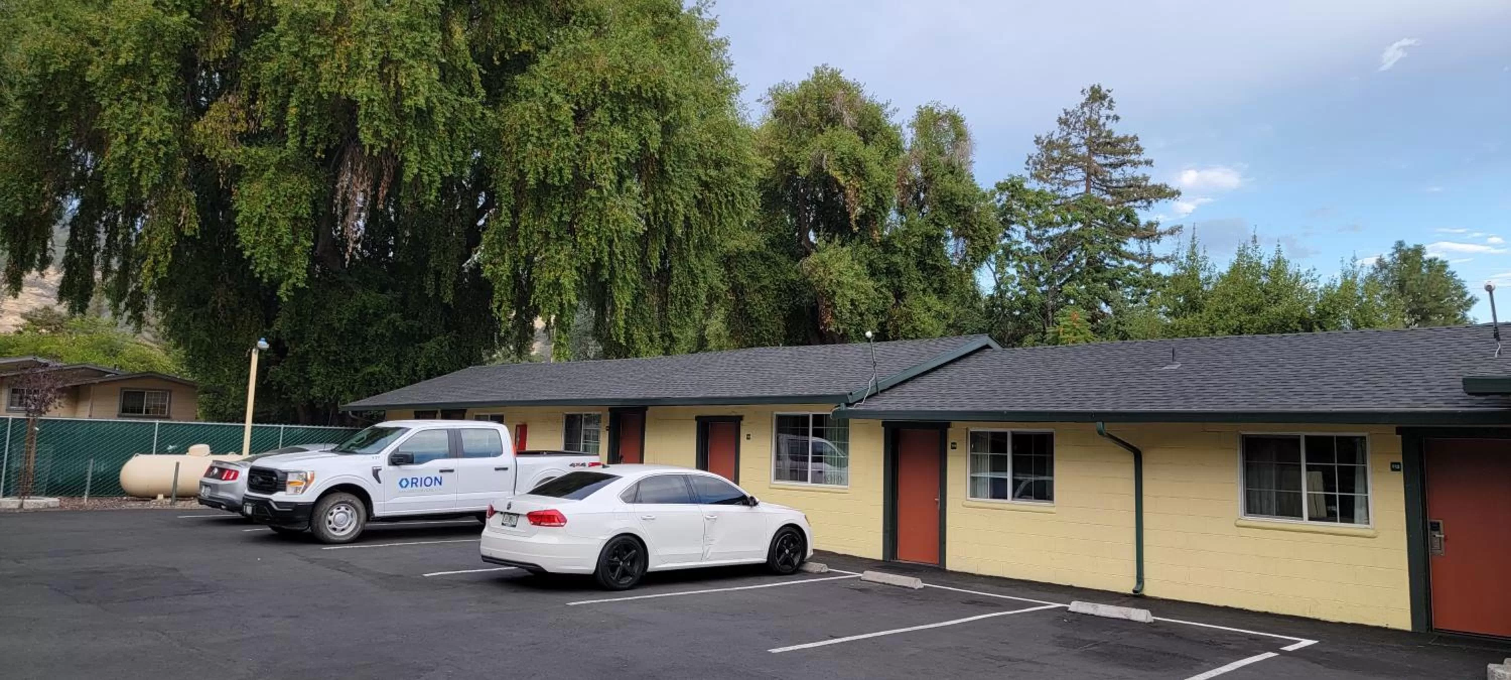 Property building in Lakeview Inn