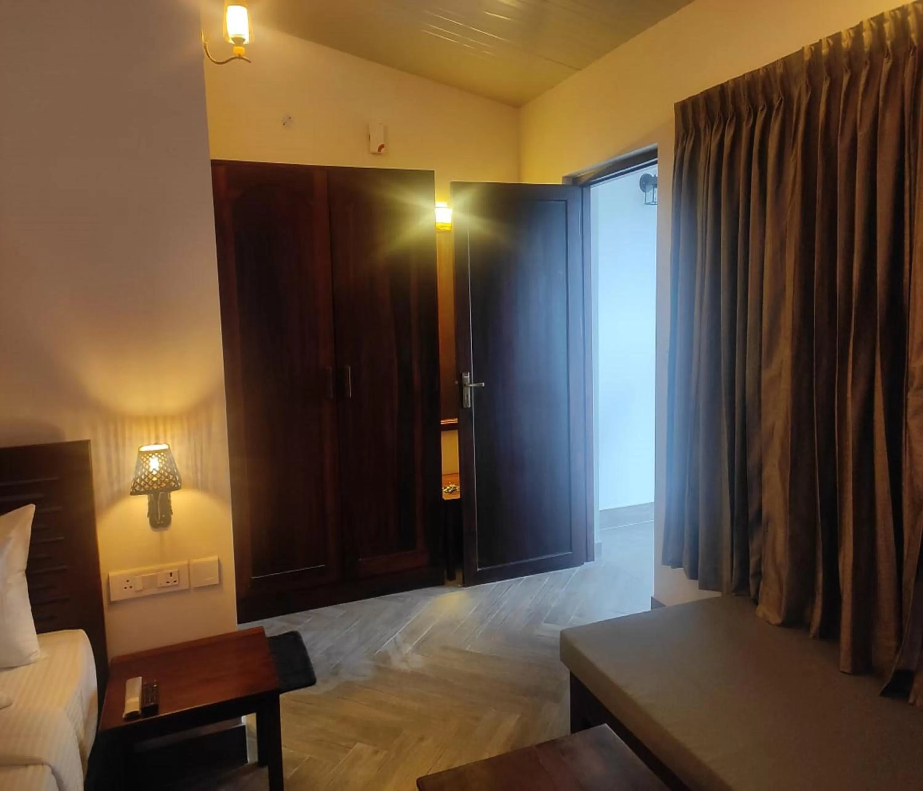 Photo of the whole room, Bed in Mango Hill Kodai