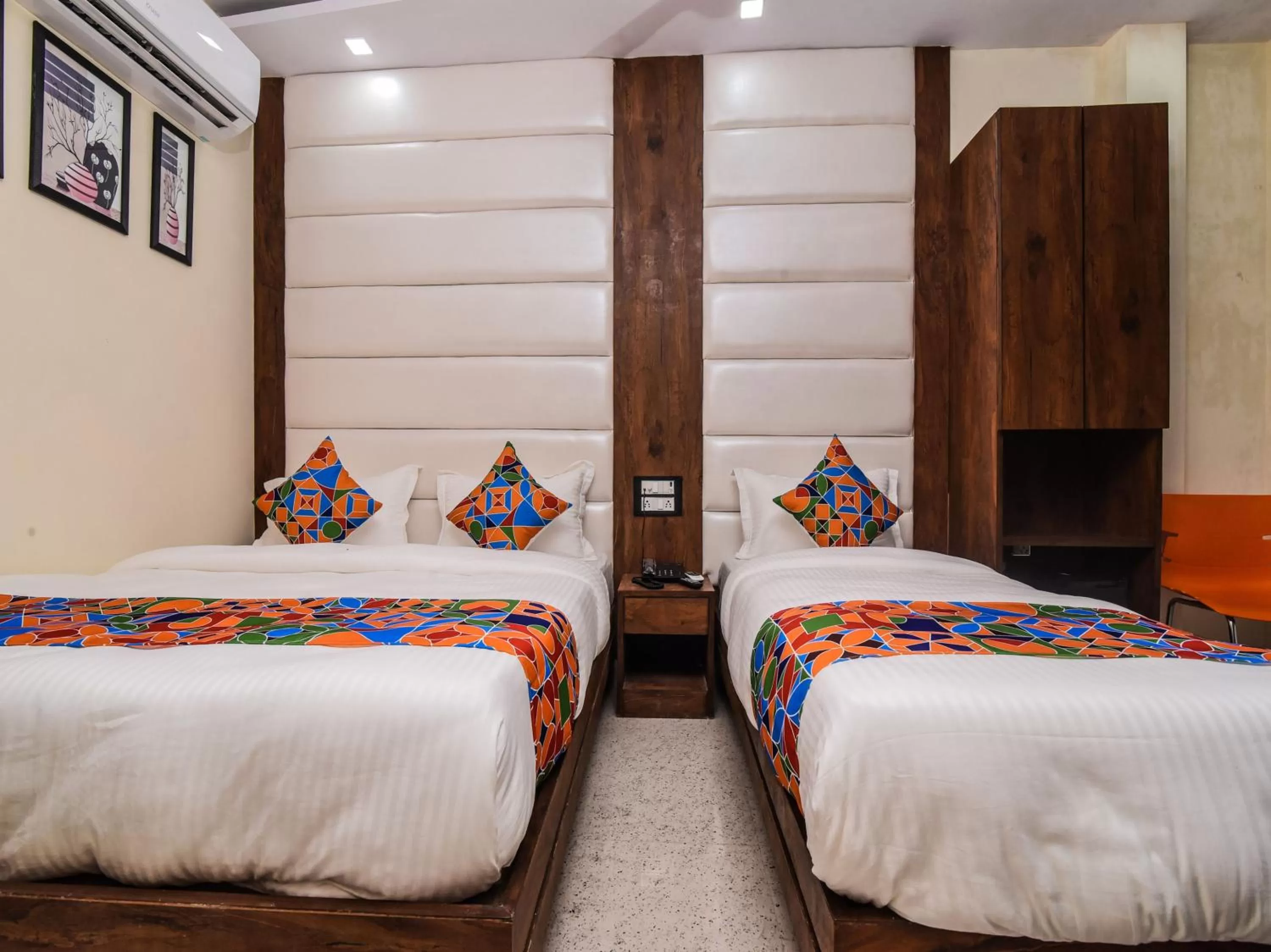 Bedroom, Bed in Hotel Dollar Inn