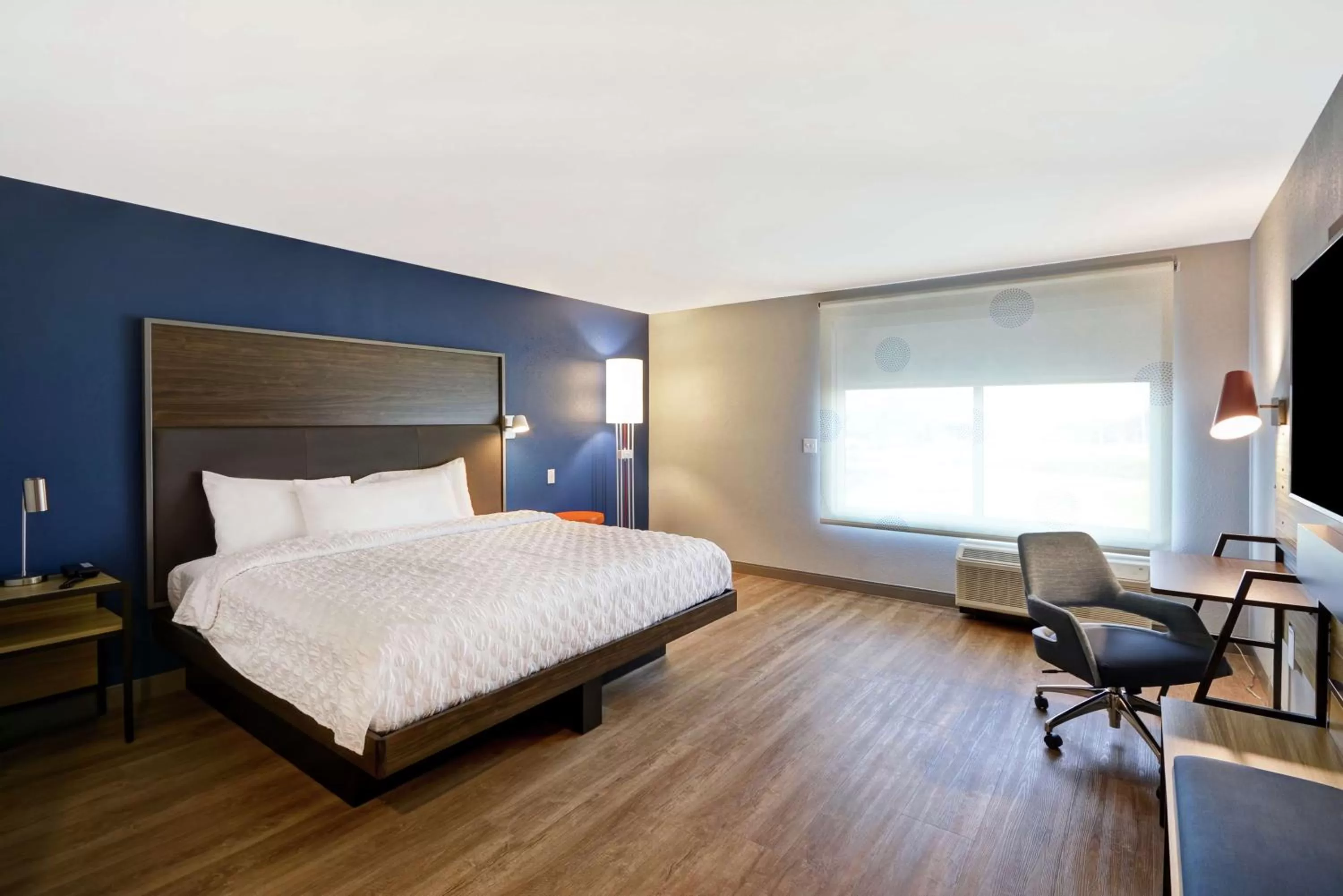 Bedroom, Bed in Tru By Hilton Beavercreek Dayton