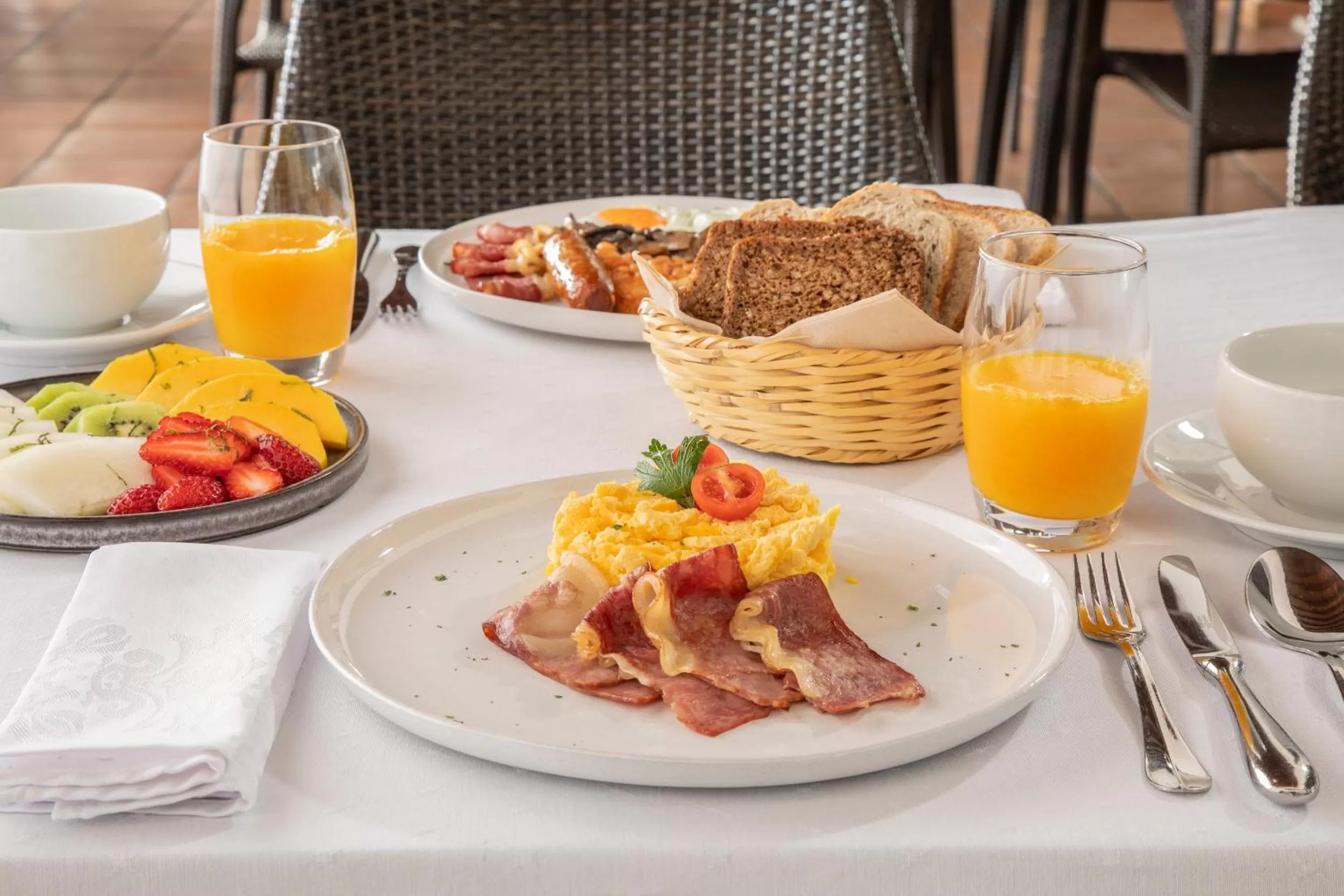 Food and drinks in Belmar Spa & Beach Resort