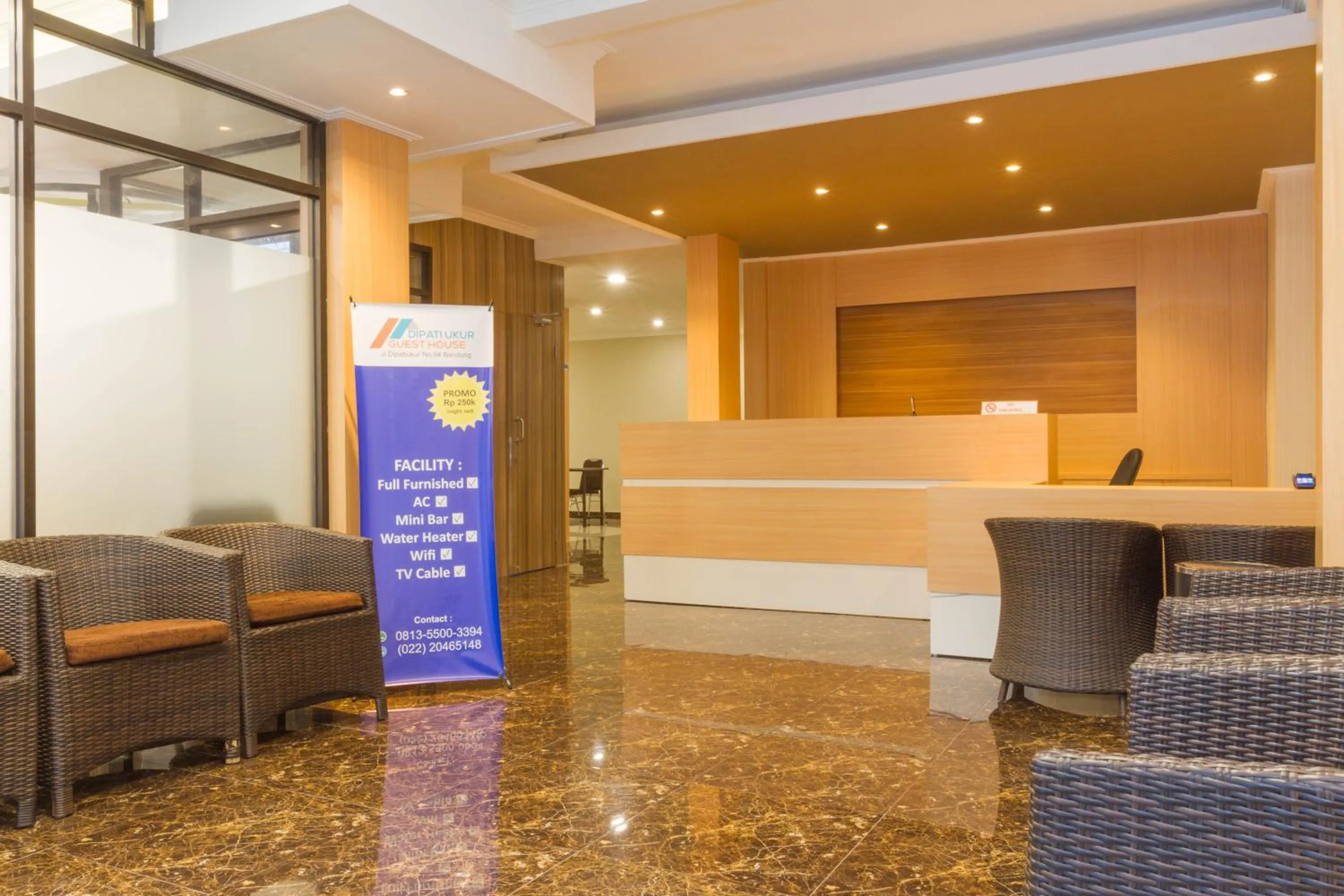 Lobby or reception in RedDoorz Plus @ Dipatiukur