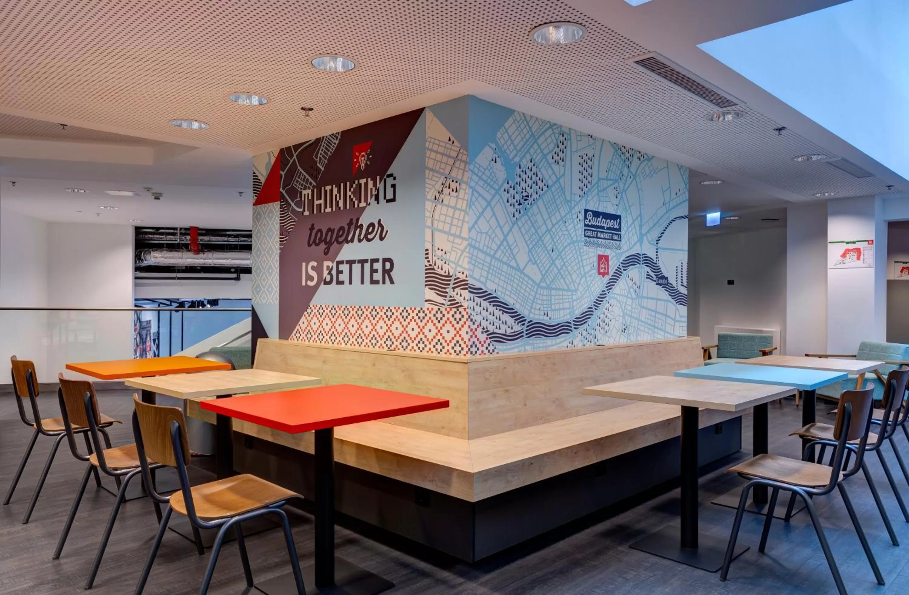 Communal lounge/ TV room in MEININGER Budapest Great Market Hall