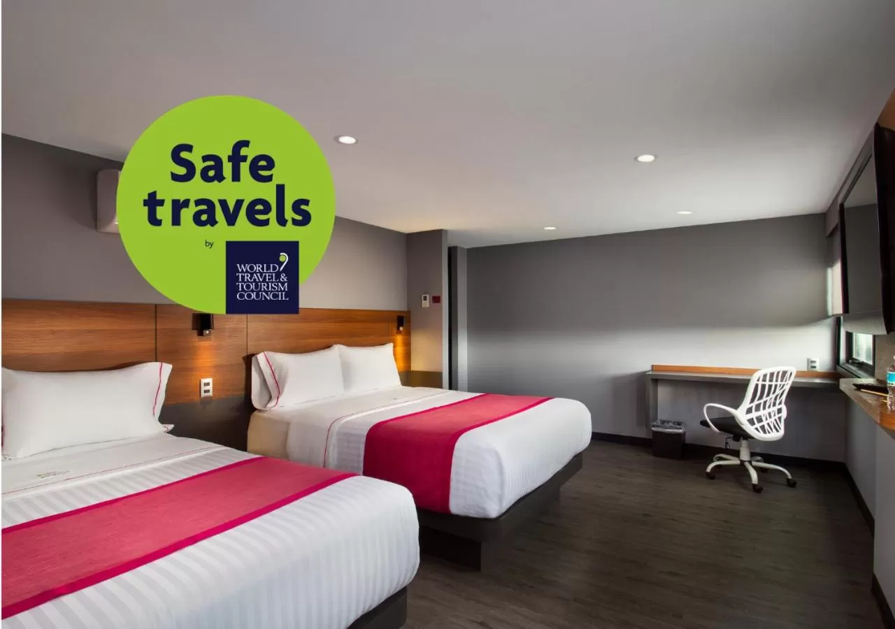 Bed in Hotel MX aeropuerto CDMX, Trademark Collection by Wyndham