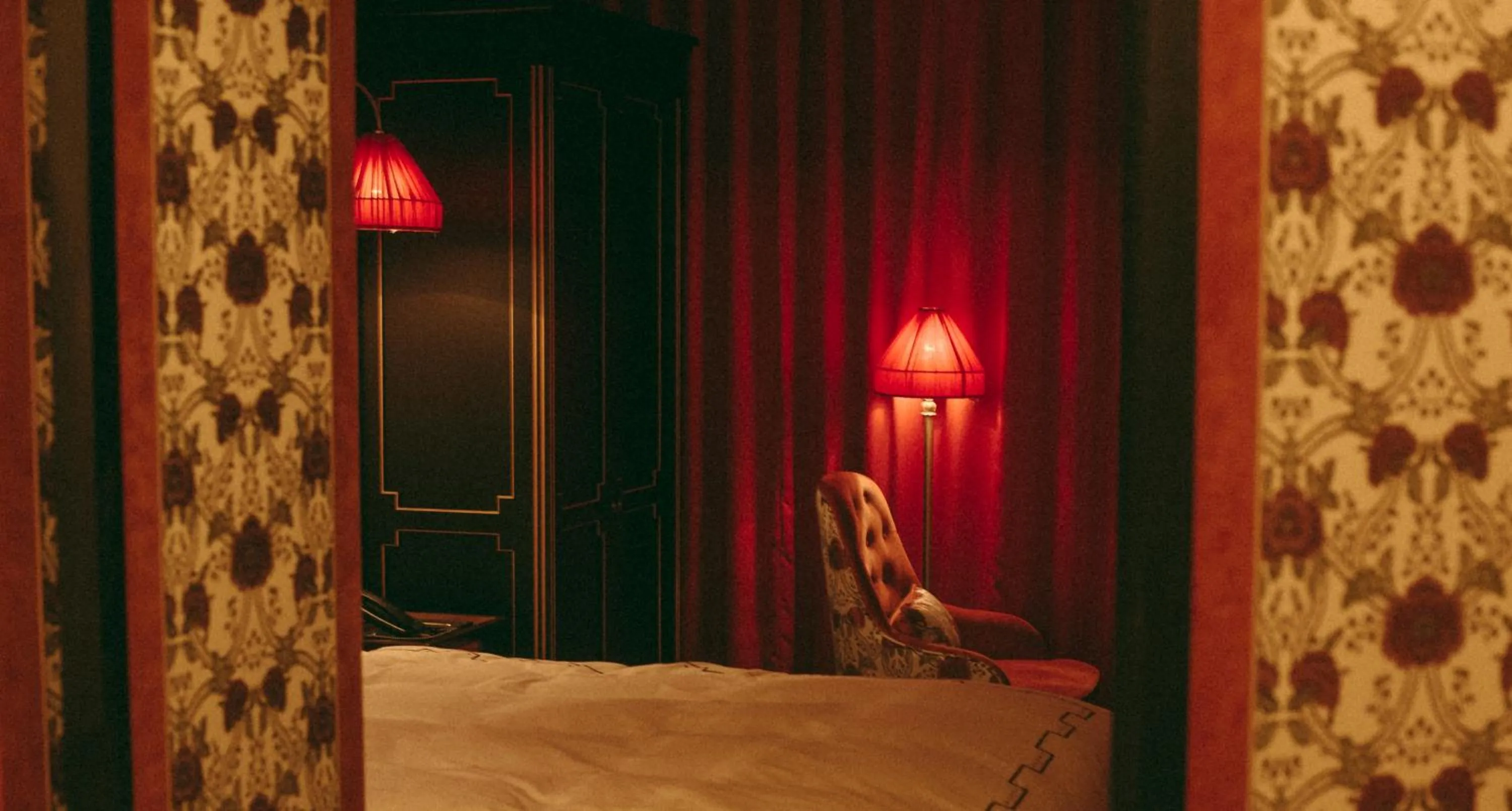 Bedroom, Bed in L'Escape Hotel