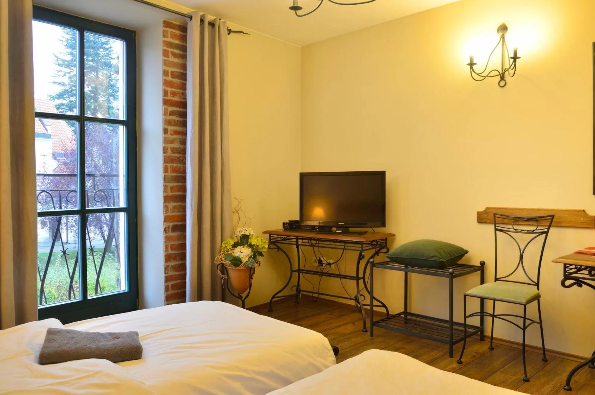 Bed in Hotel Via Ironia