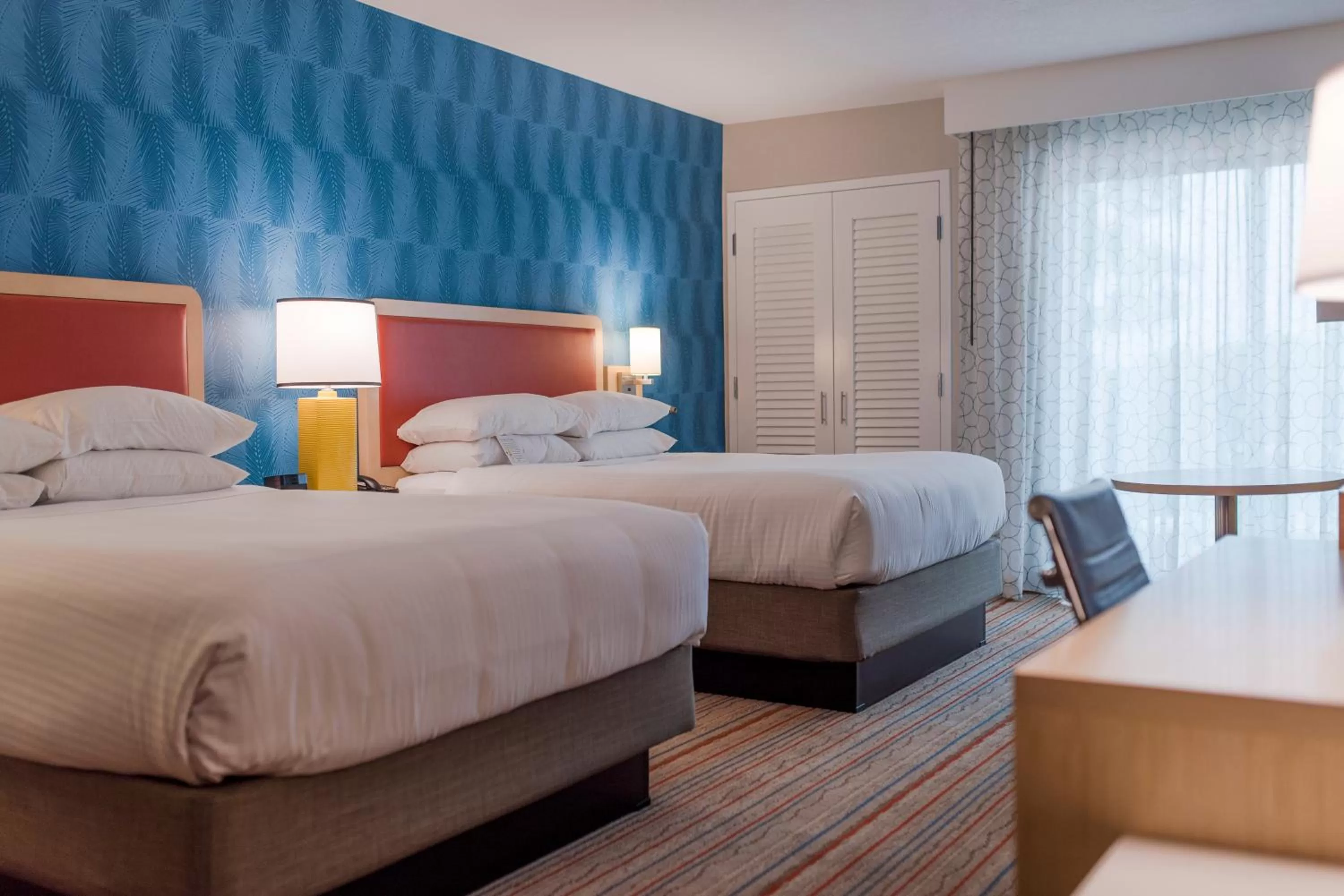 Bed in Howard Johnson by Wyndham Anaheim Hotel & Water Playground