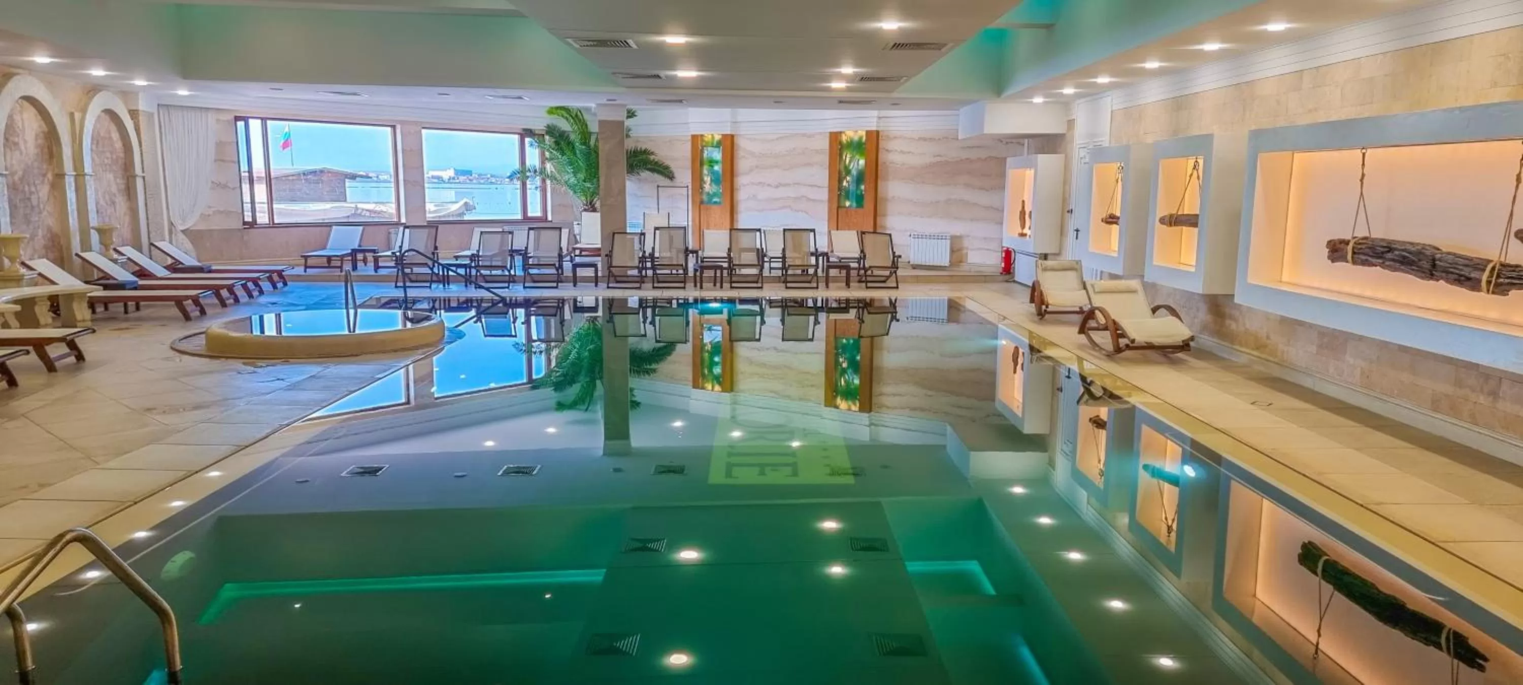 Swimming pool in Grand Hotel Pomorie - Medical spa
