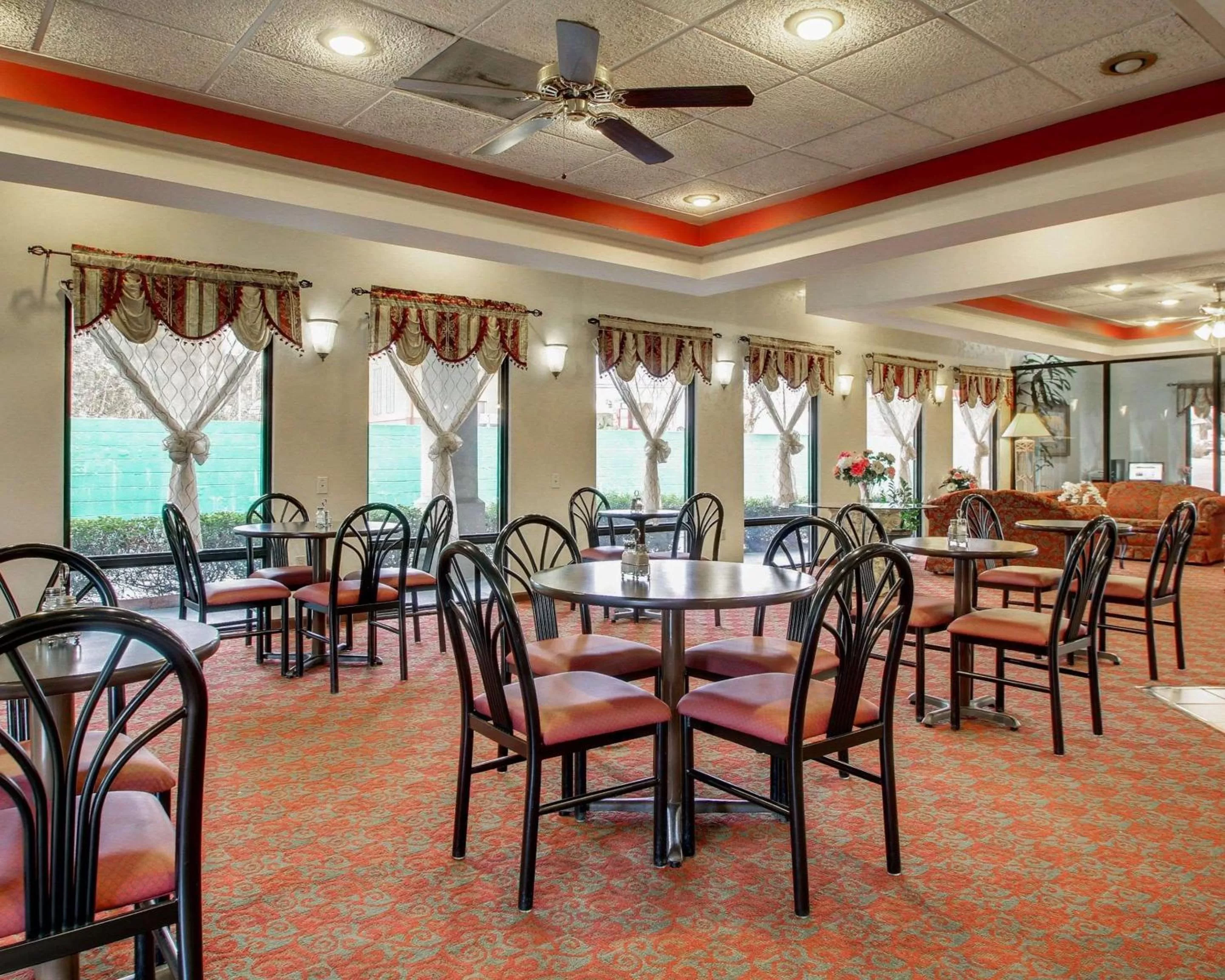 Restaurant/places to eat in Quality Inn & Suites Clinton - Jackson West