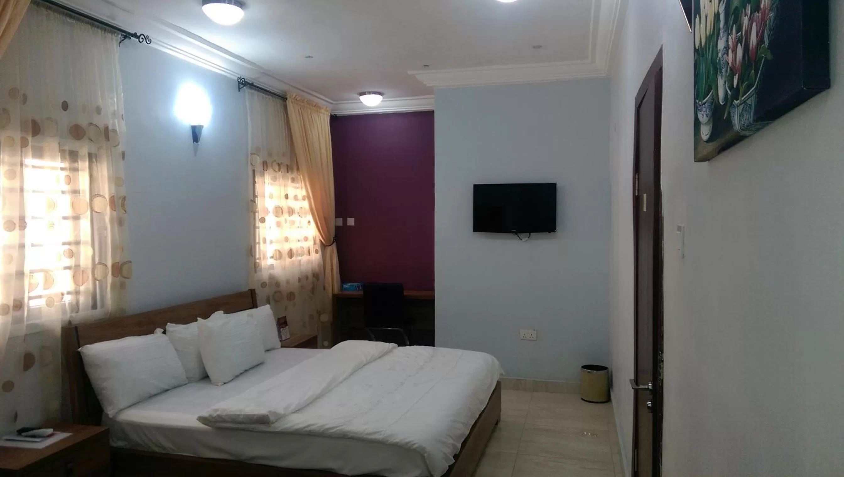 Bed in KH Lodge Abuja