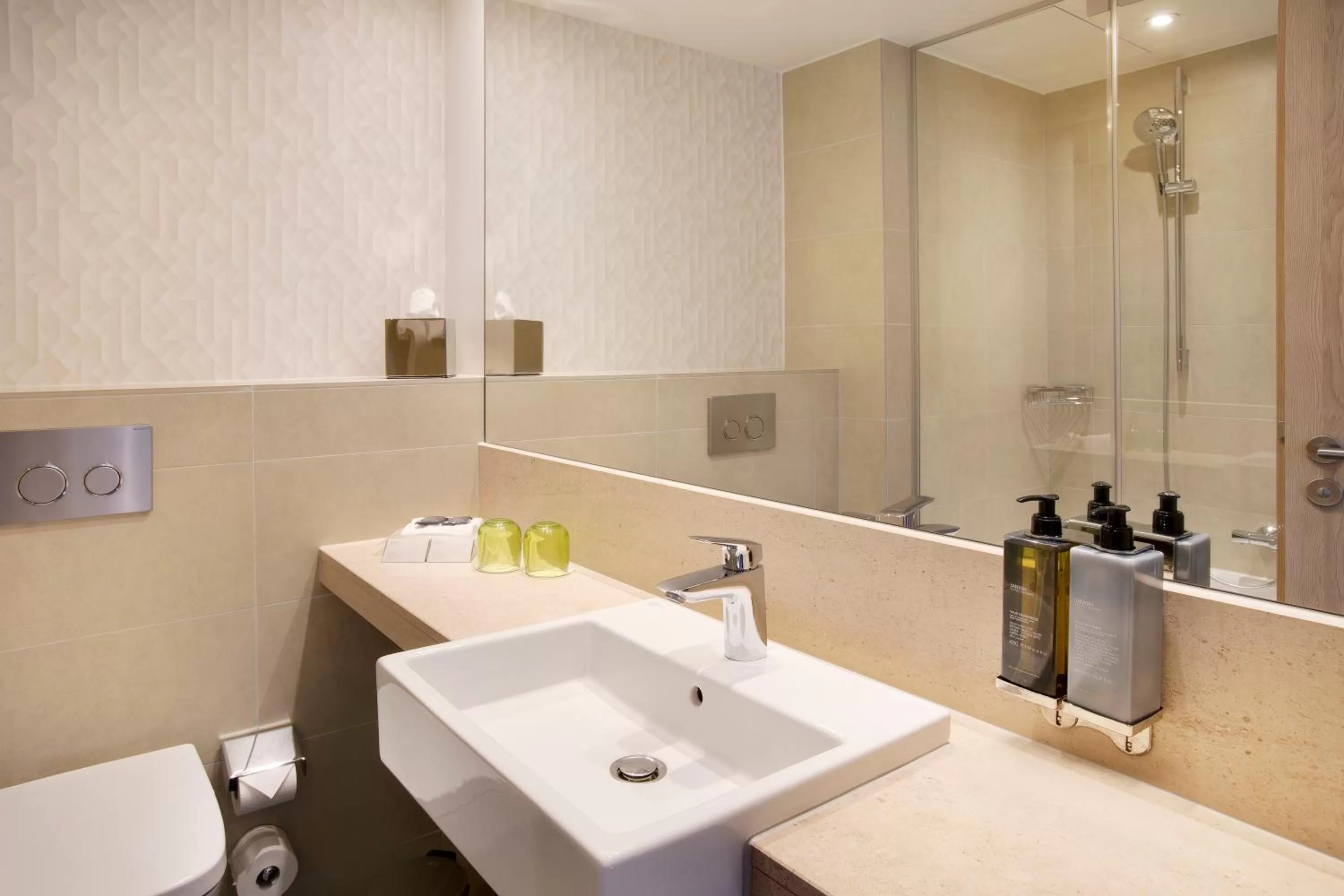 Bathroom in Holiday Inn Frankfurt Airport by IHG